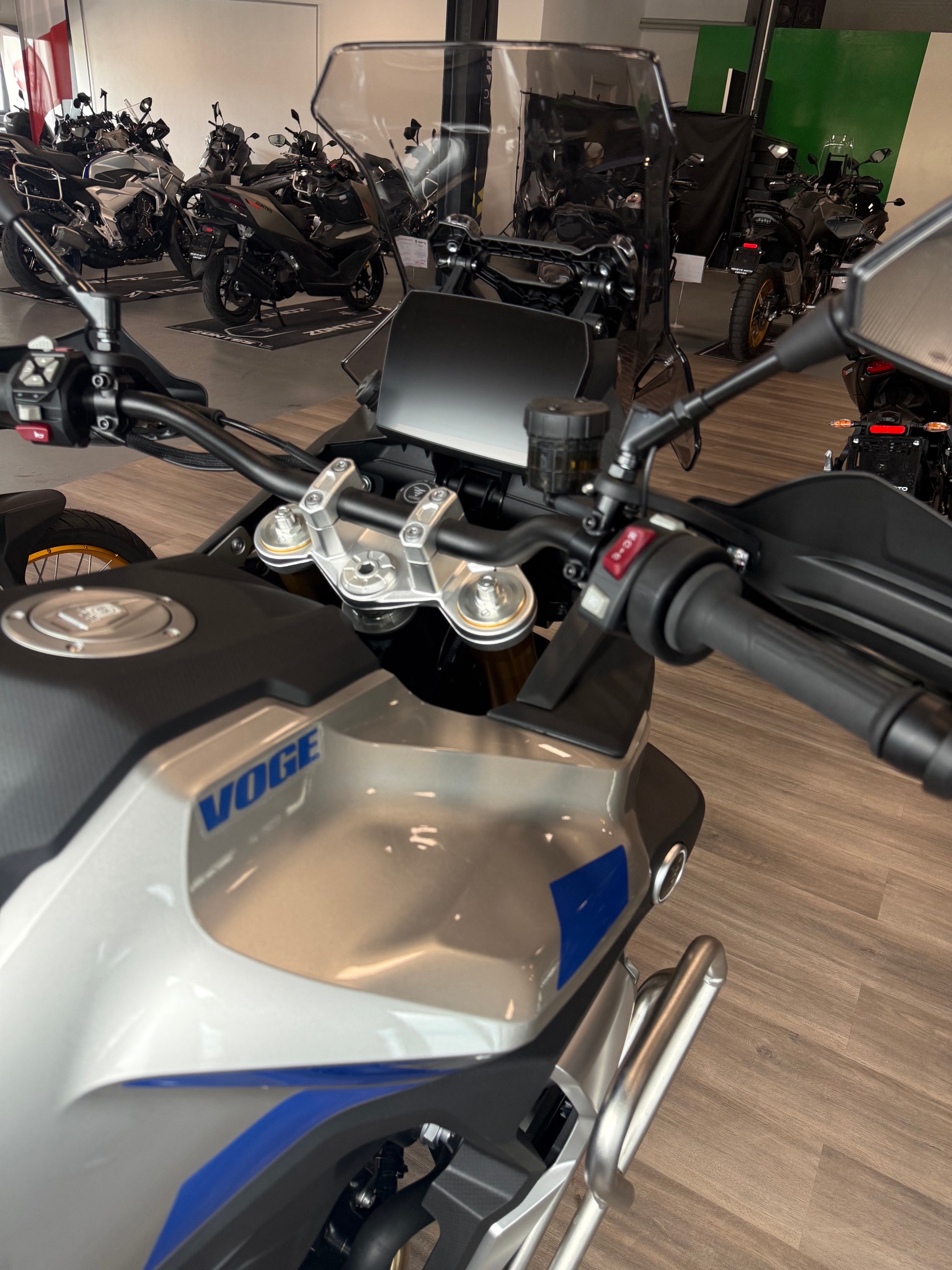 VOGE 900 DSX-image-4