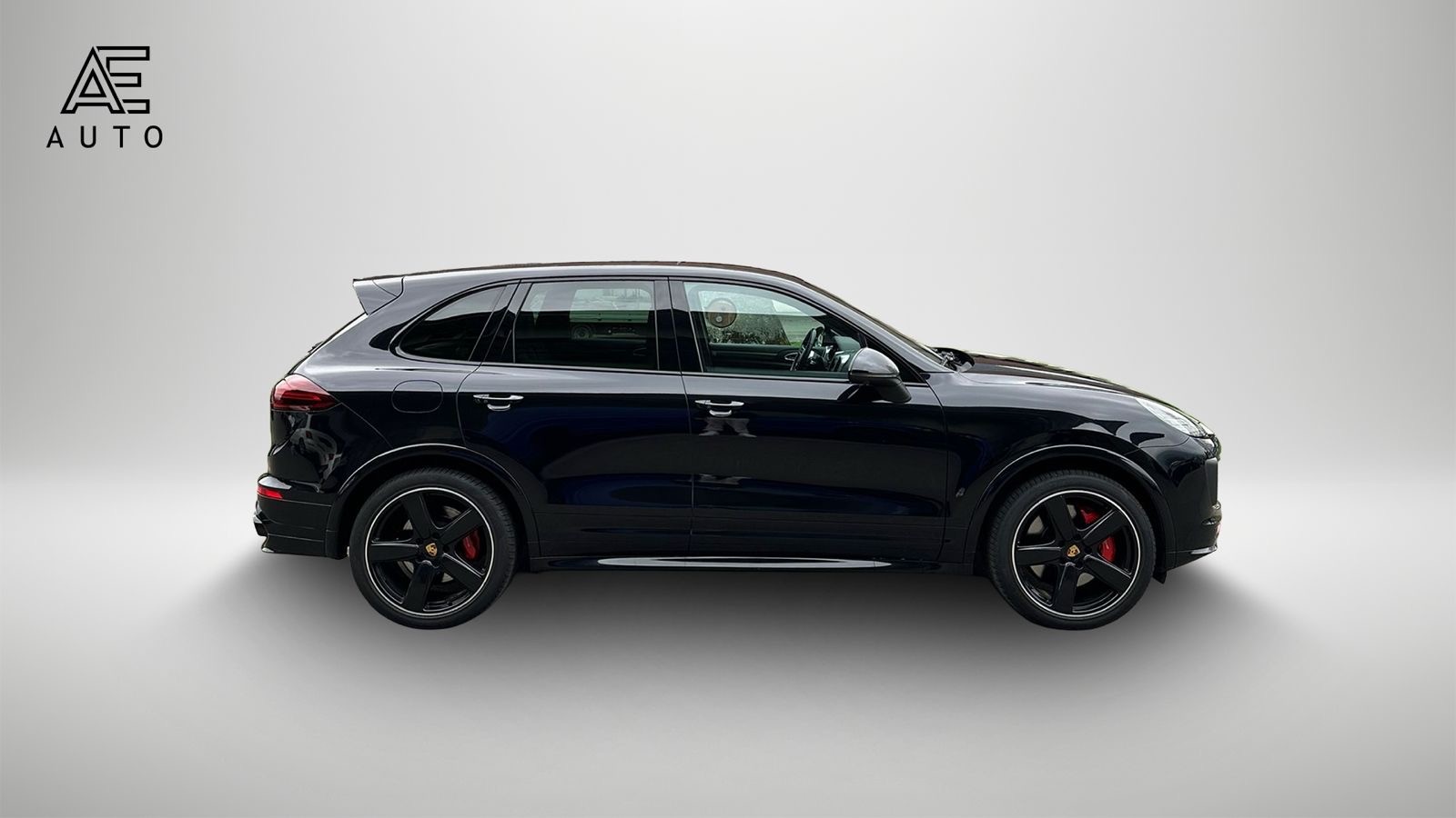 PORSCHE Cayenne GTS-image-2