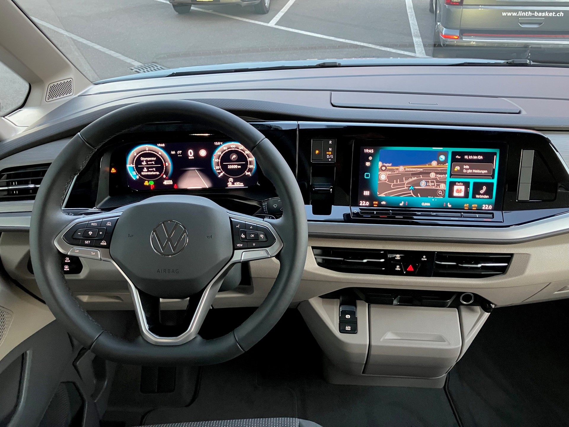 VW Multivan 2.0 TDI Life Edition DSG-image-5