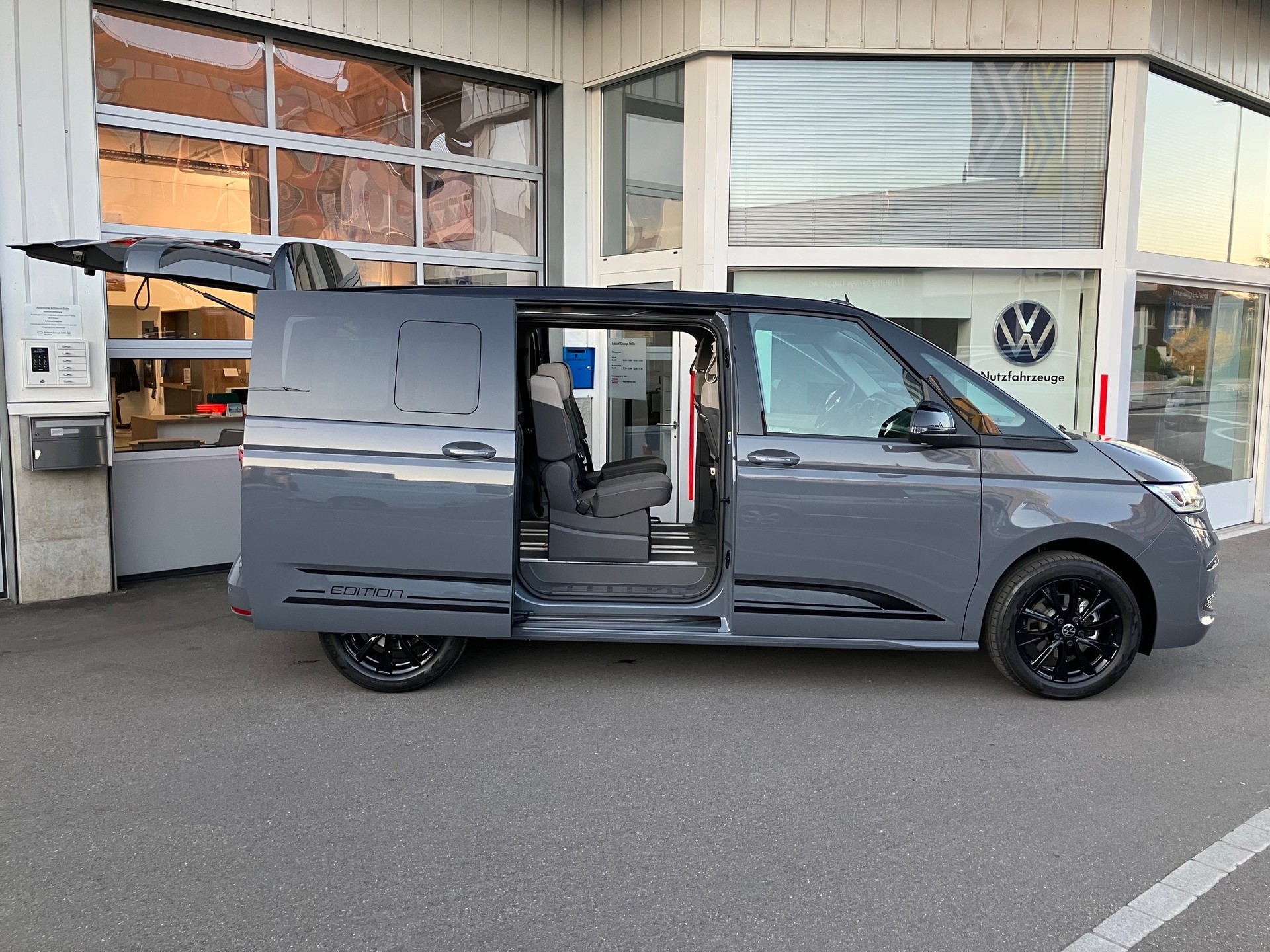 VW Multivan 2.0 TDI Life Edition DSG-image-4