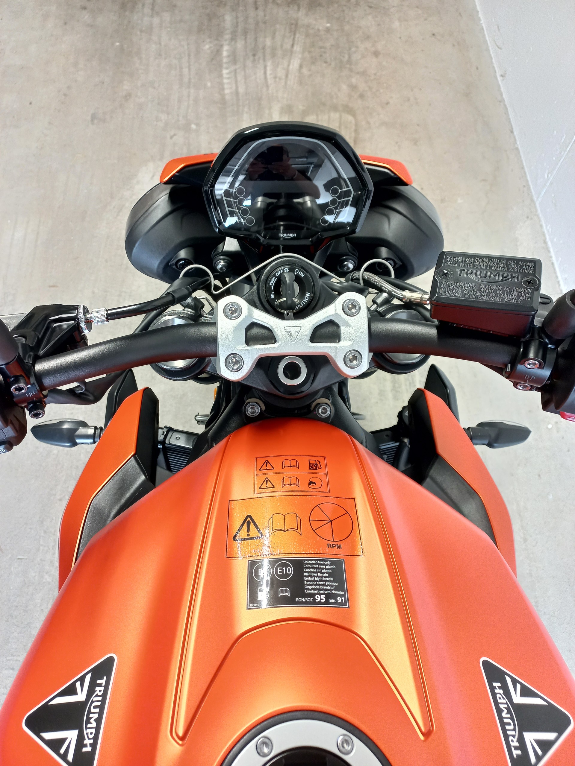 TRIUMPH Street Triple R-image-6