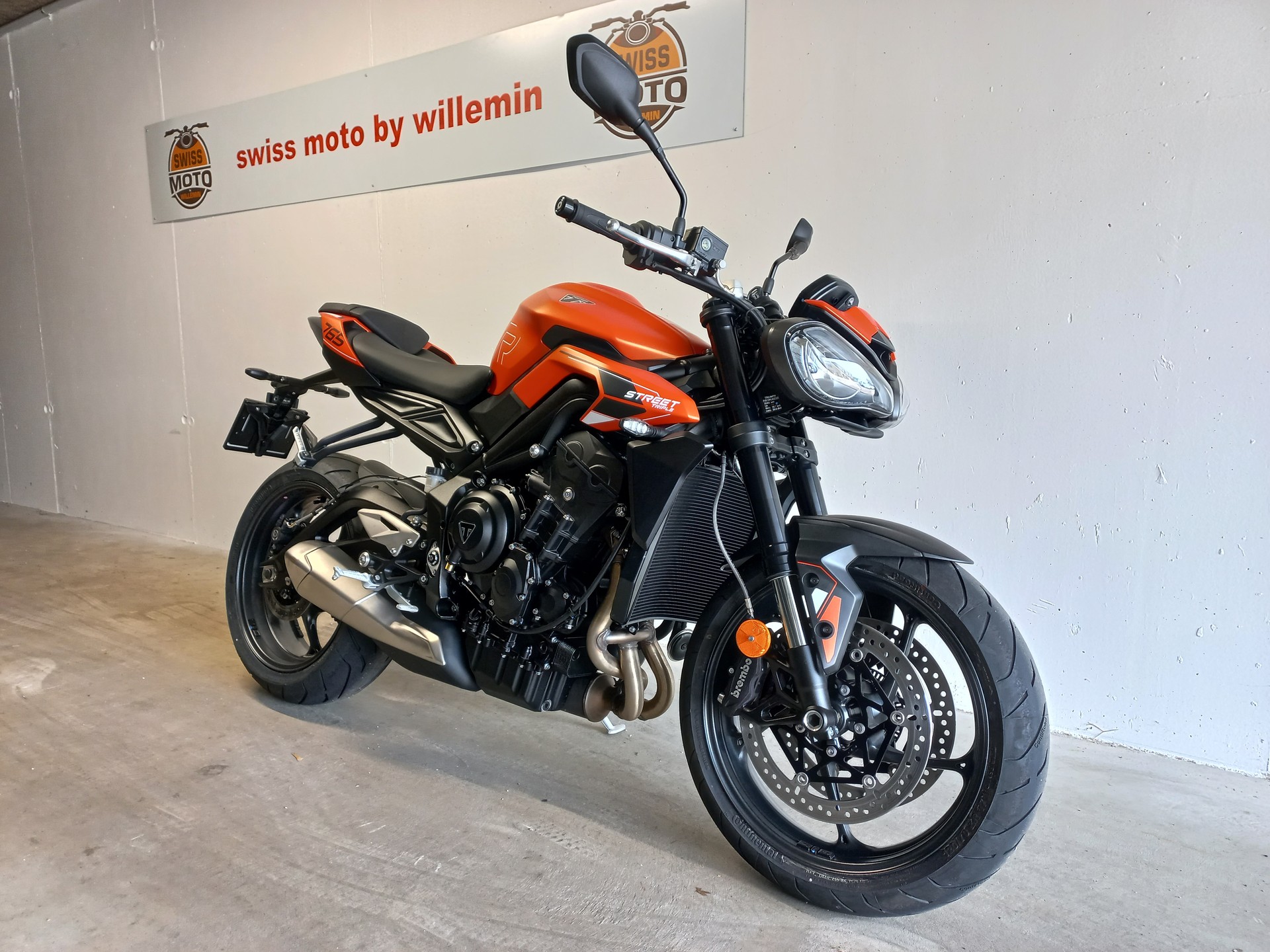 TRIUMPH Street Triple R-showroom-element-3