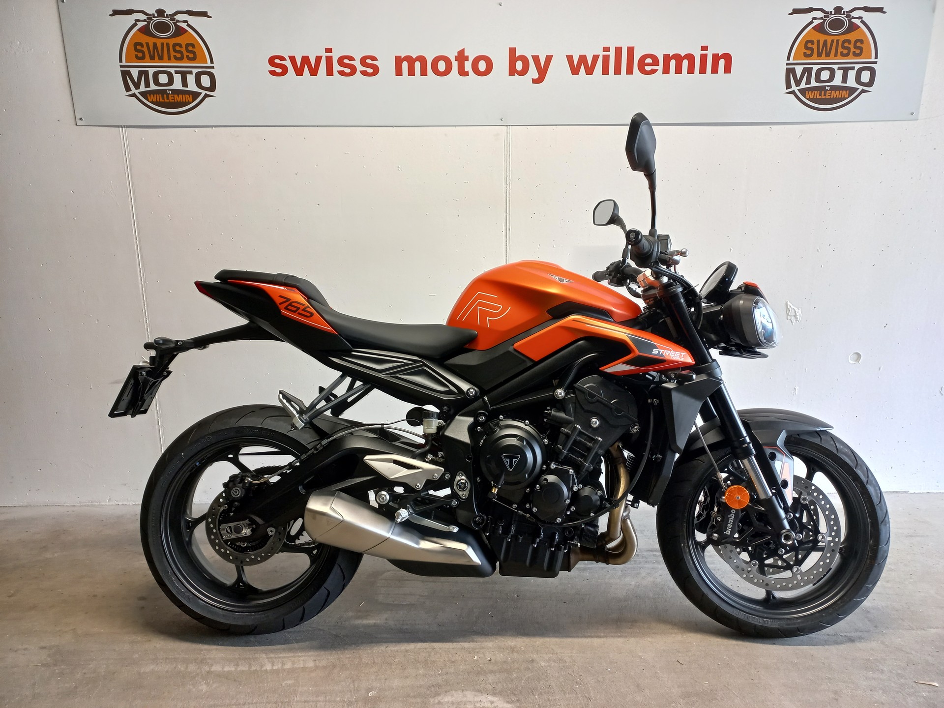 TRIUMPH Street Triple R-showroom-element-1