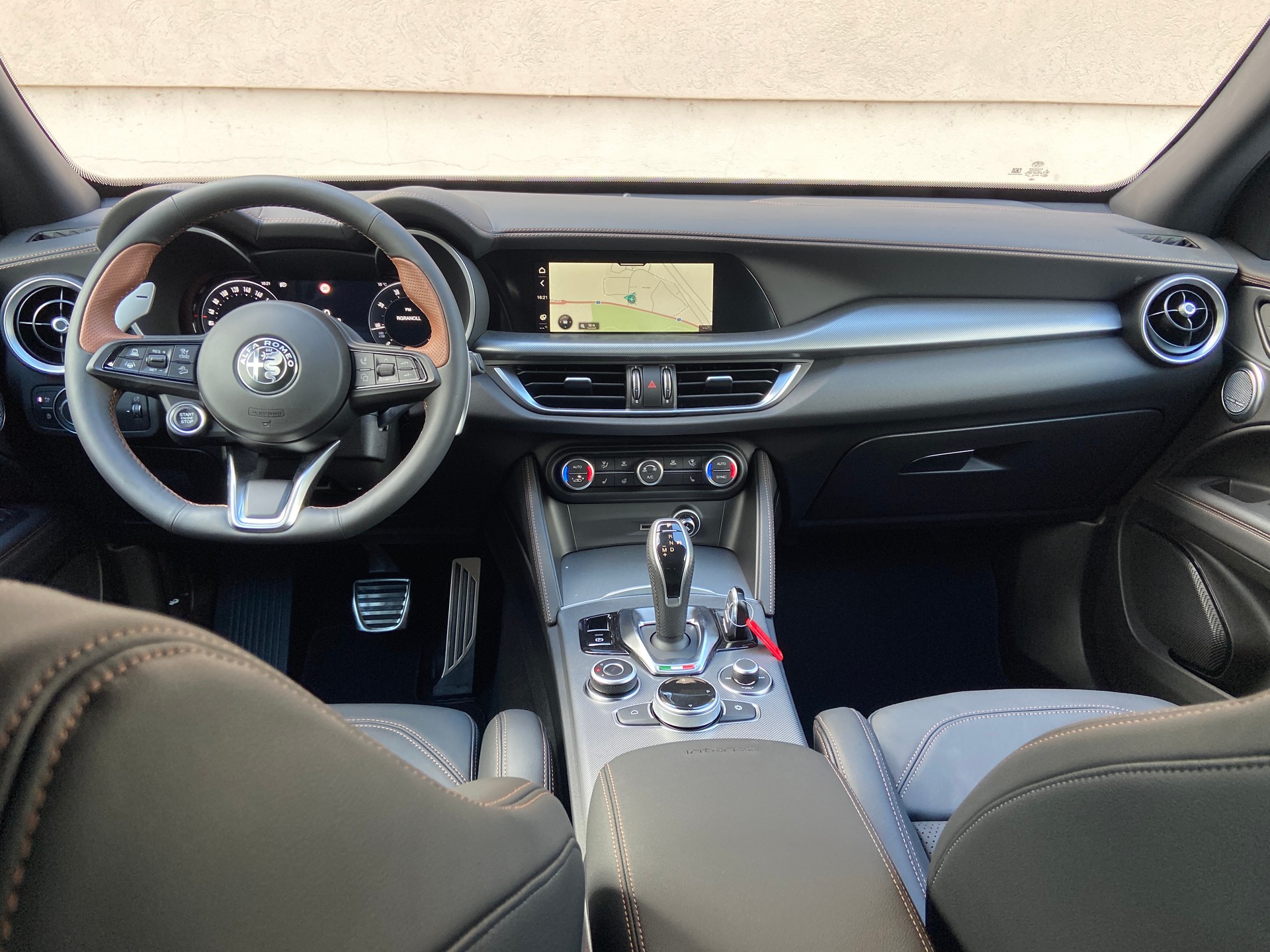 ALFA ROMEO Stelvio 2.0 Intensa Sky Q4 AT8-image-4