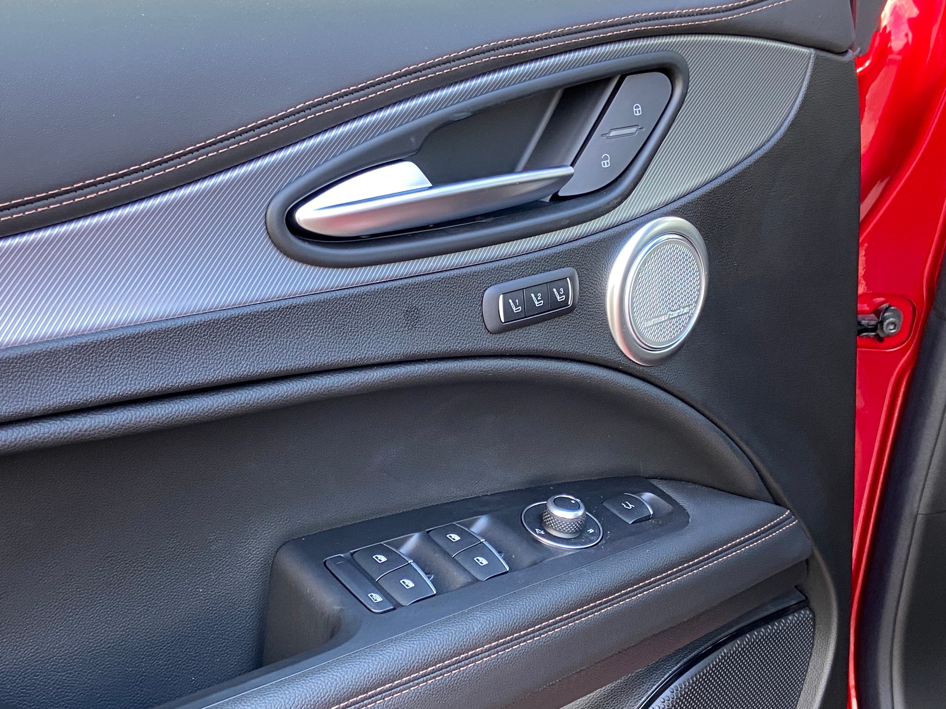ALFA ROMEO Stelvio 2.0 Intensa Sky Q4 AT8-image-9