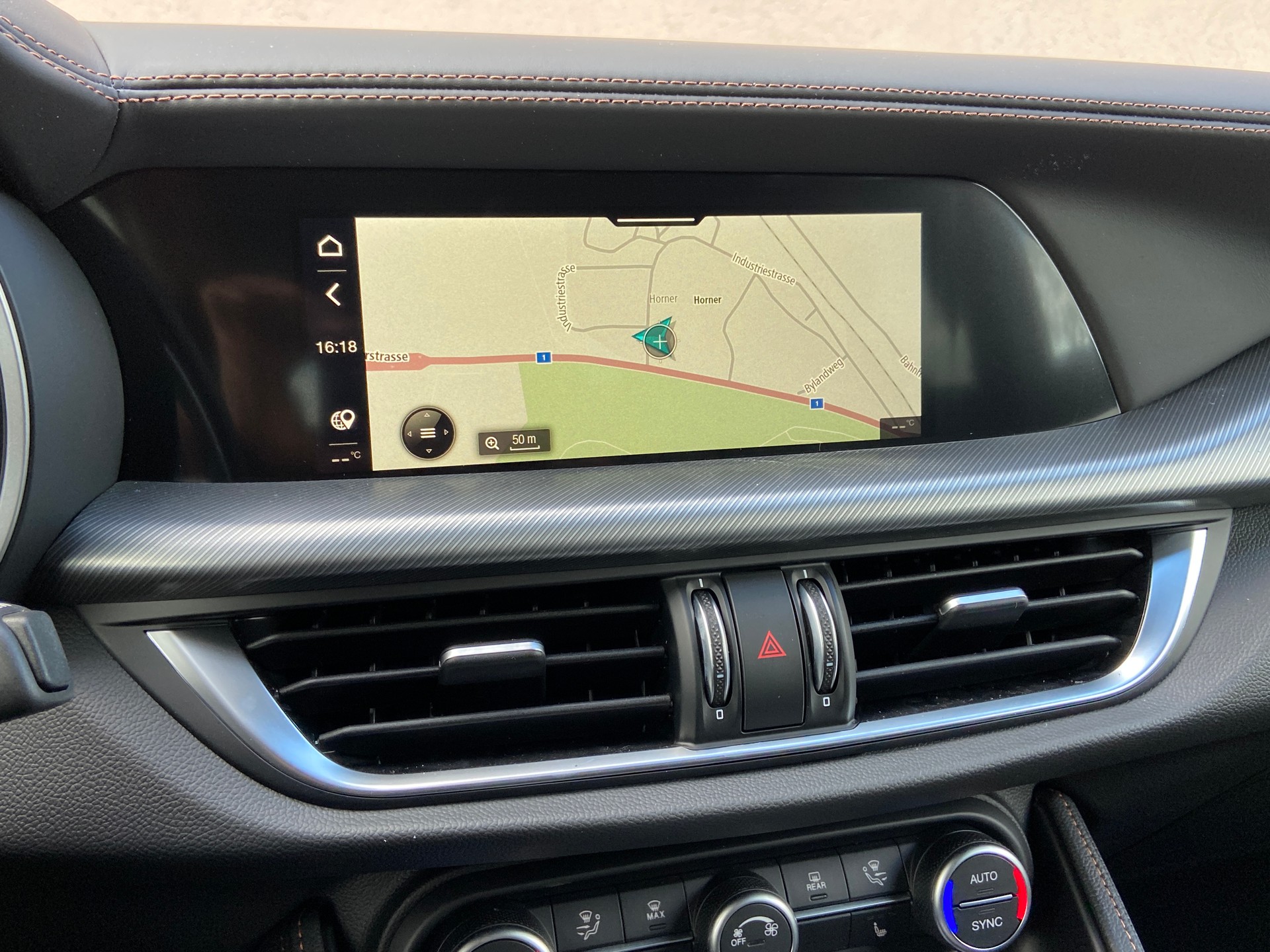 ALFA ROMEO Stelvio 2.0 Intensa Sky Q4 AT8-image-13