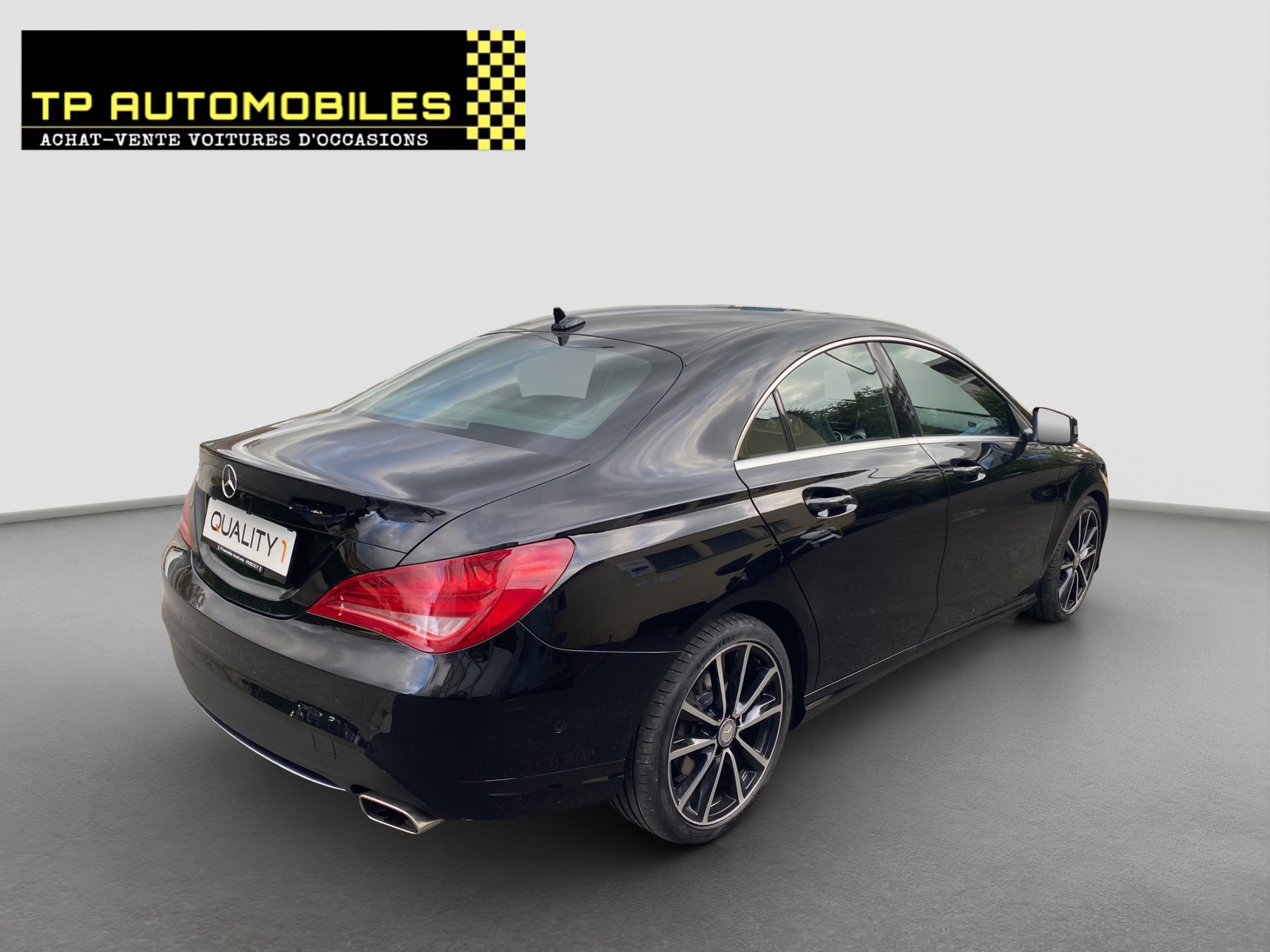 MERCEDES-BENZ CLA 250 7G-DCT 4Matic-image-4