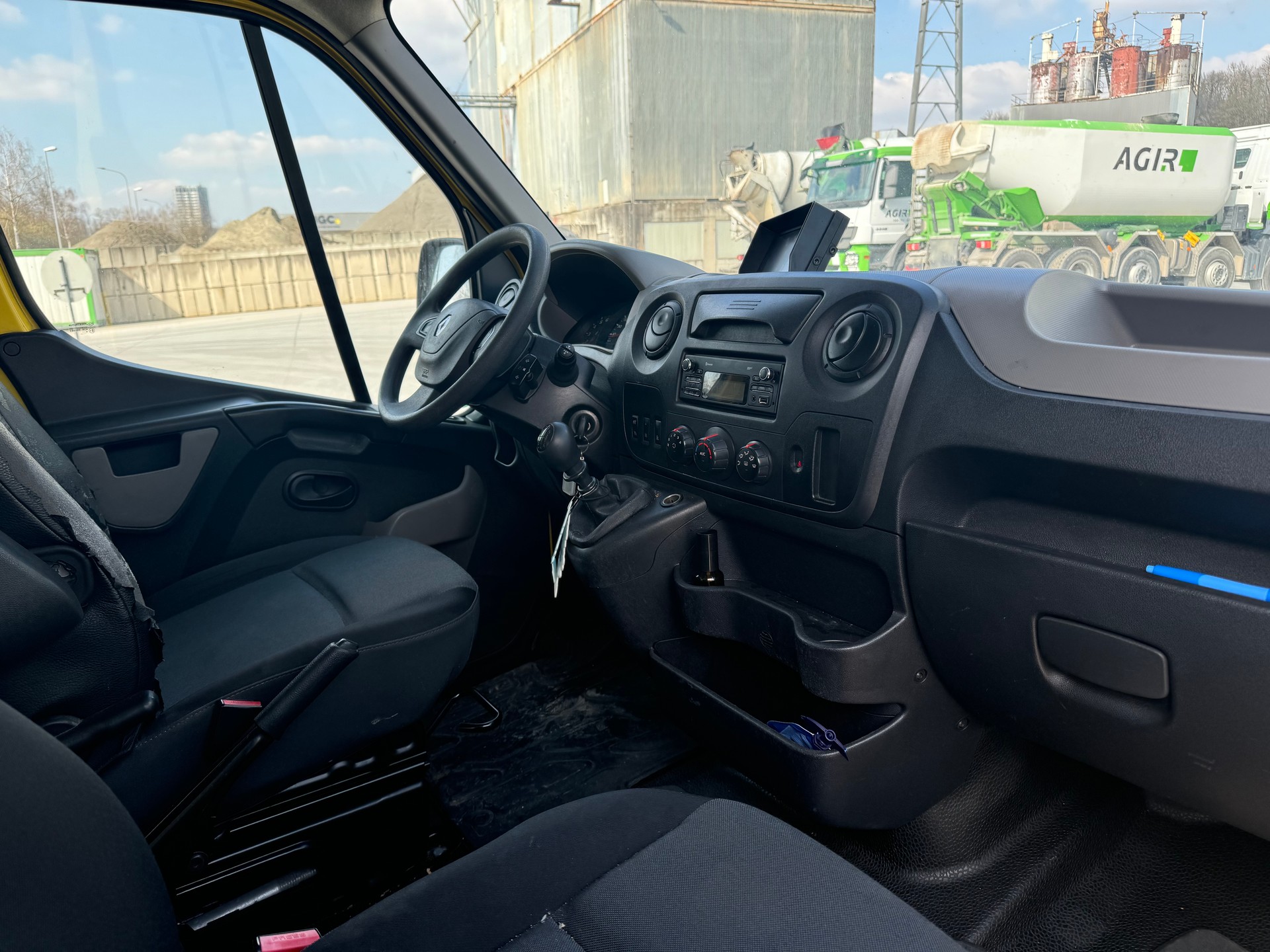 RENAULT Master T35 ENERGY 2.3dCi 170 L3H2-image-10