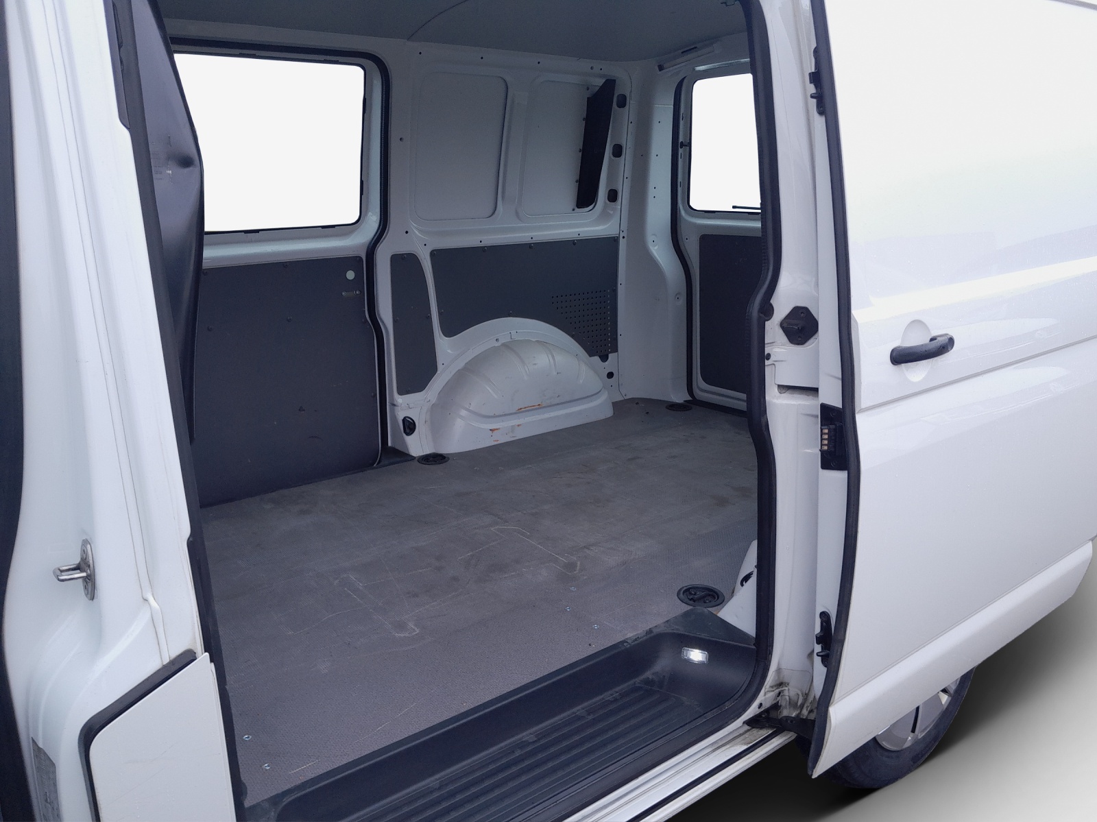 VW T6.1 2.0 TDI 4Motion-image-11