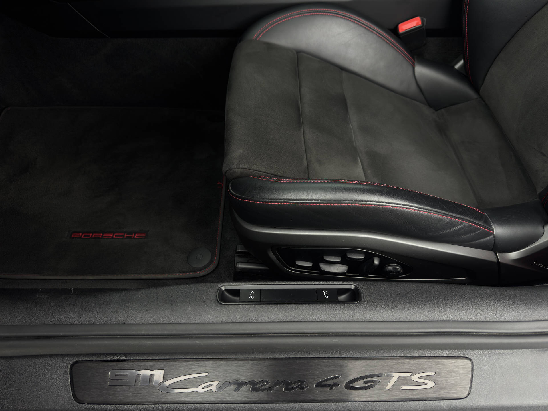 PORSCHE 911 Carrera 4 GTS PDK-image-10
