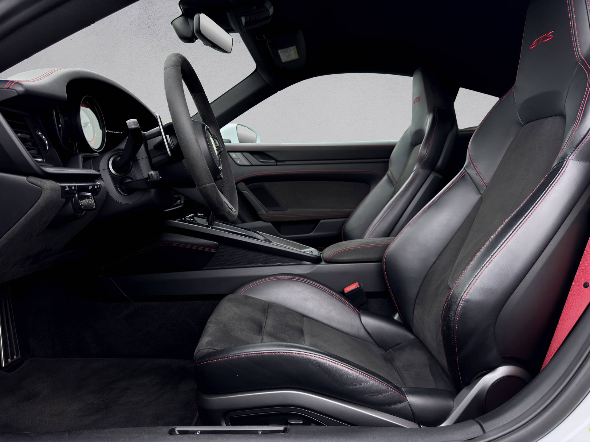 PORSCHE 911 Carrera 4 GTS PDK-image-9