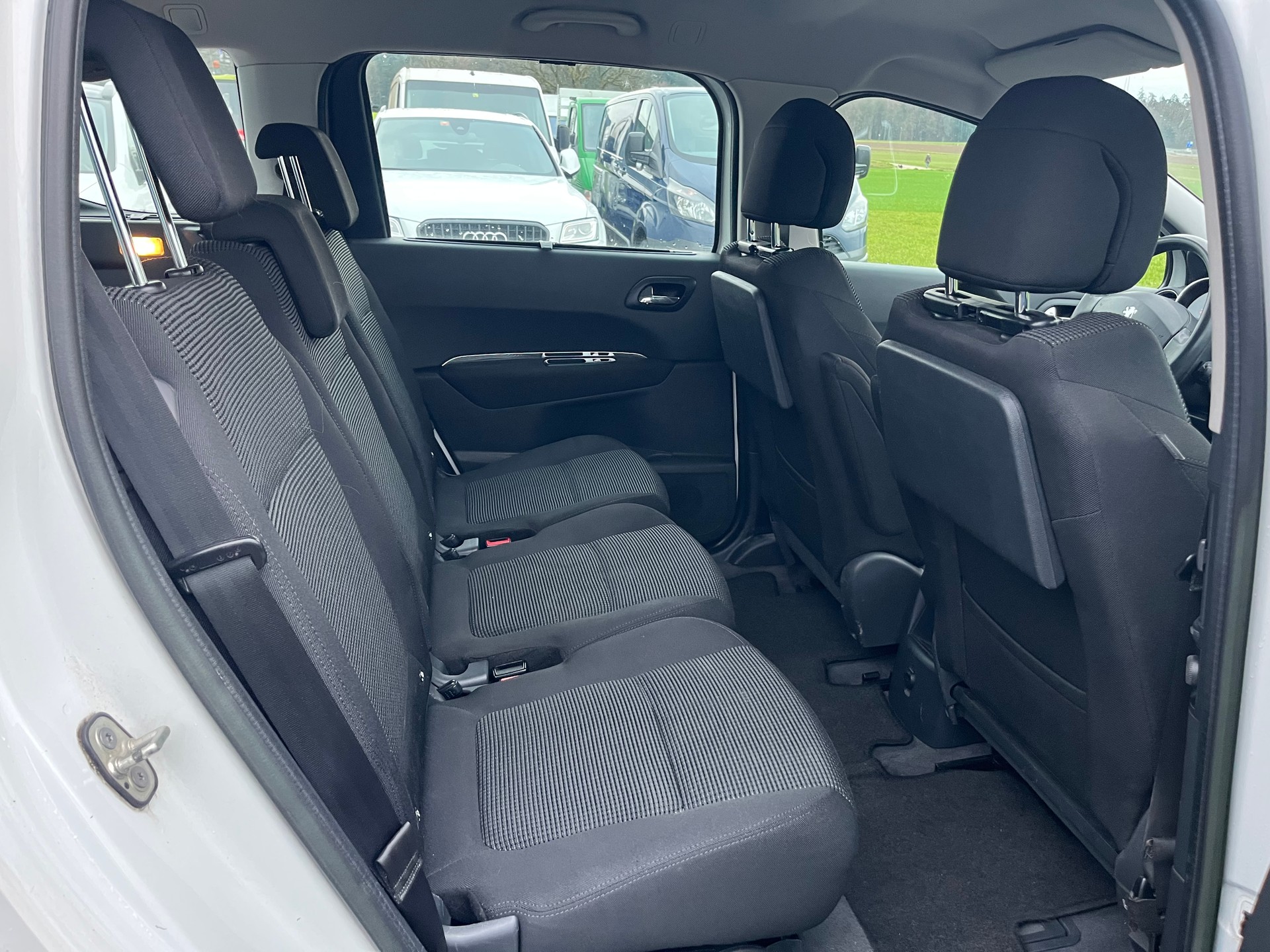 PEUGEOT 5008 1.6 16V T Sport Pack-image-13