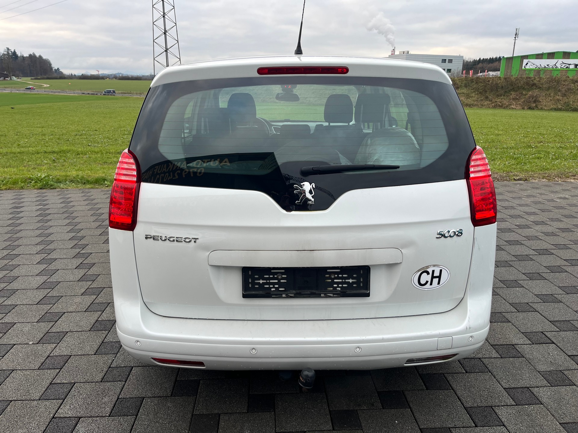 PEUGEOT 5008 1.6 16V T Sport Pack-image-6