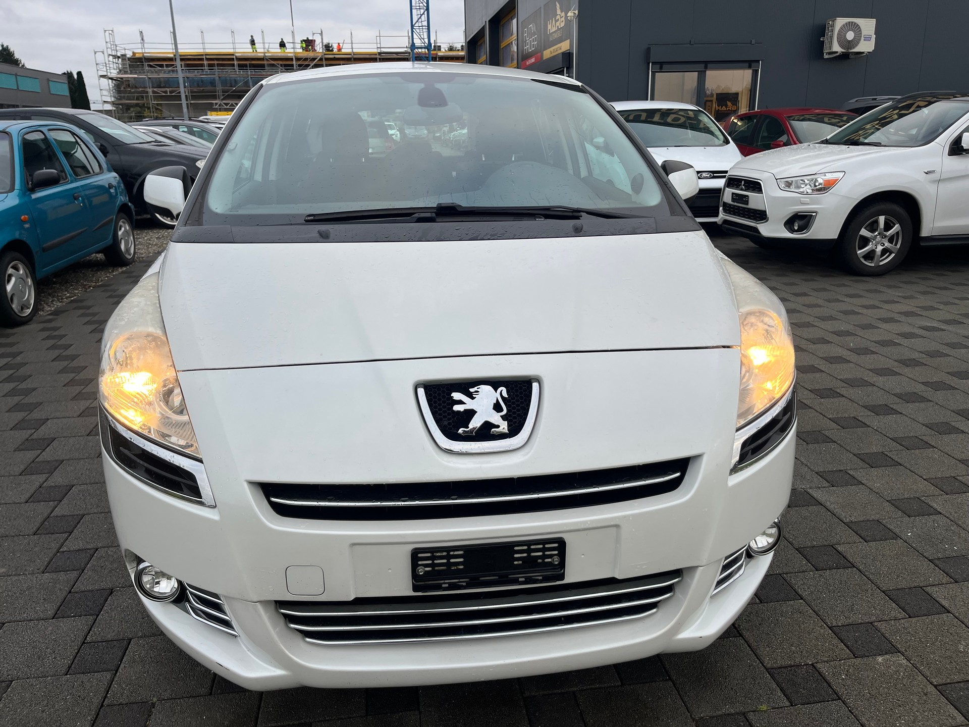 PEUGEOT 5008 1.6 16V T Sport Pack-image-2