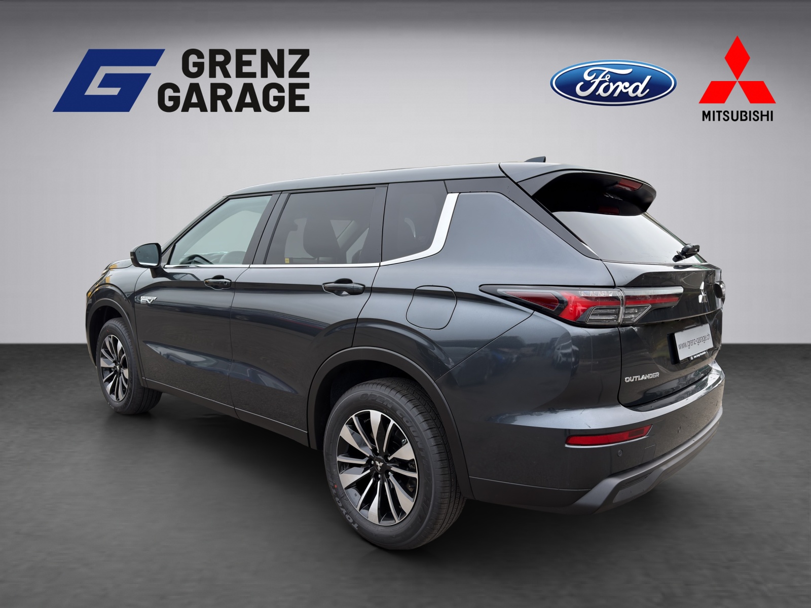 MITSUBISHI Outlander 2.4 PHEV Invite 4x4-image-2