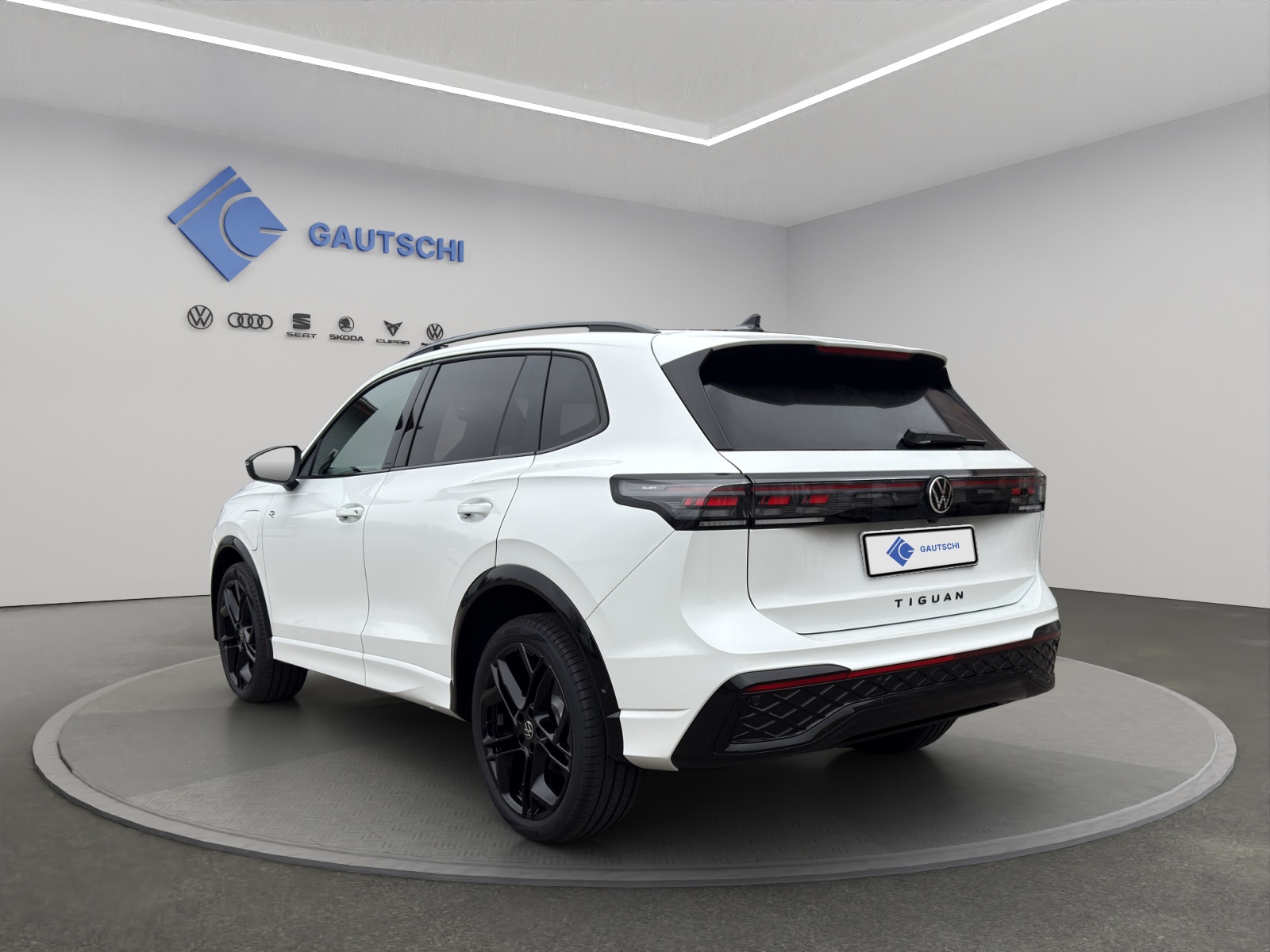 VW VW Tiguan R-Line-image-2