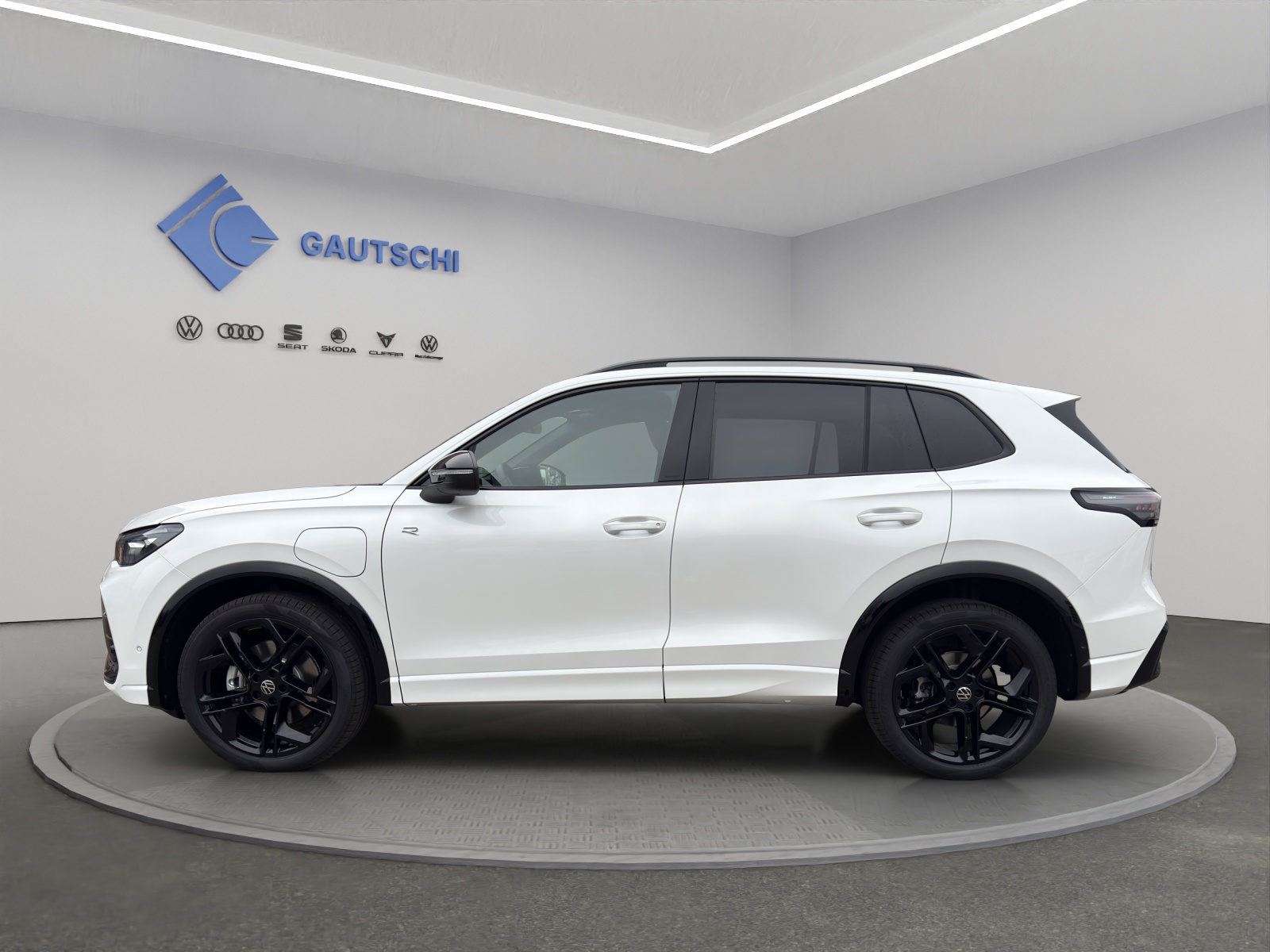 VW VW Tiguan R-Line-image-1