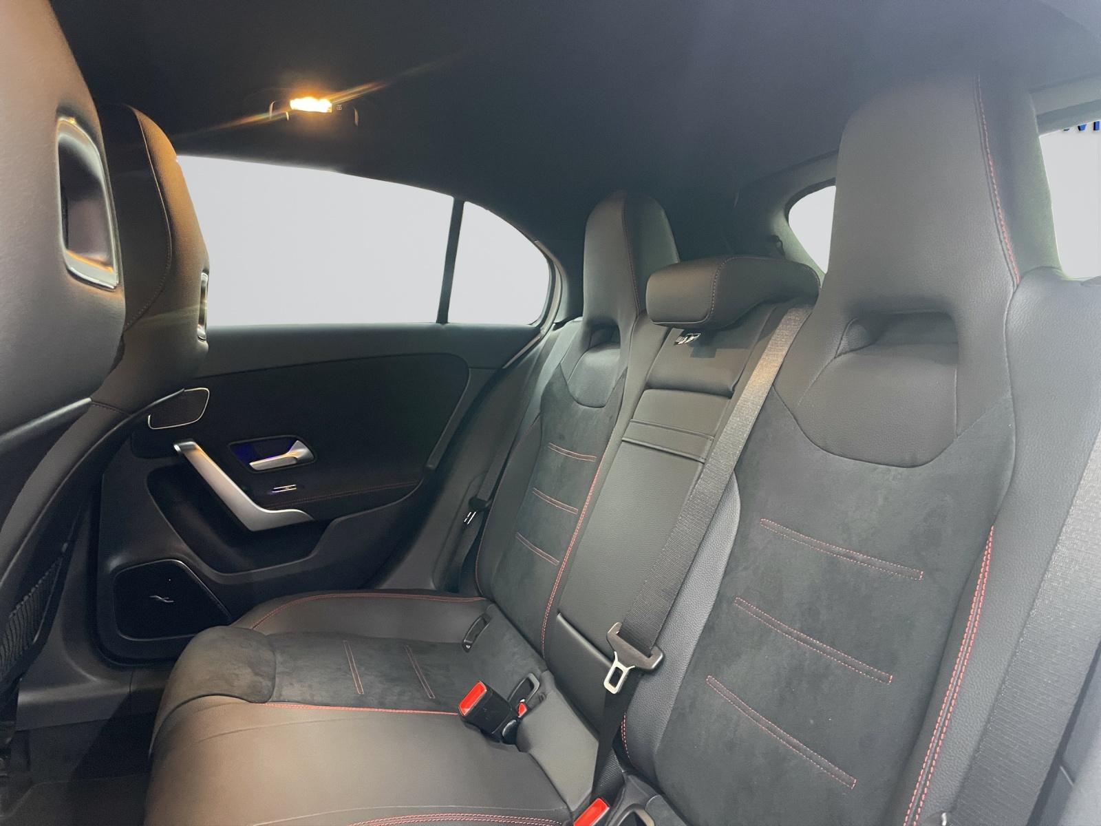 MERCEDES-BENZ A 250 e EQ Star AMG Line-image-7