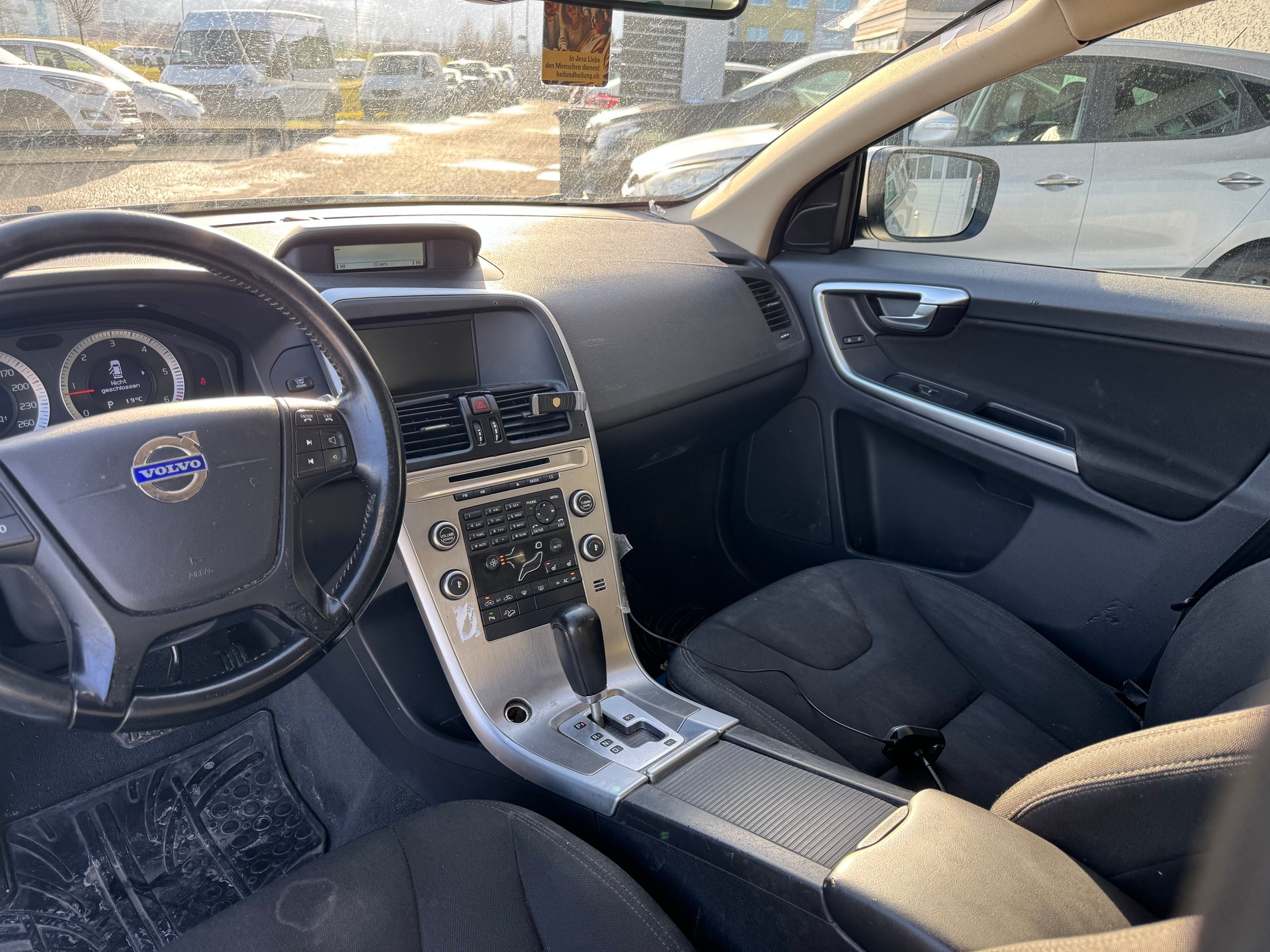 VOLVO XC60 D5 AWD Geartronic-image-10
