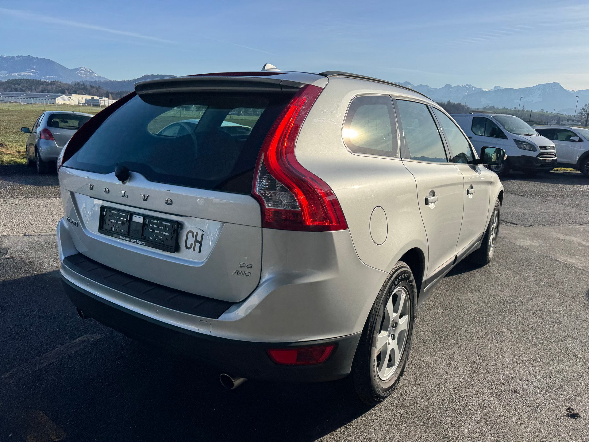VOLVO XC60 D5 AWD Geartronic-image-7