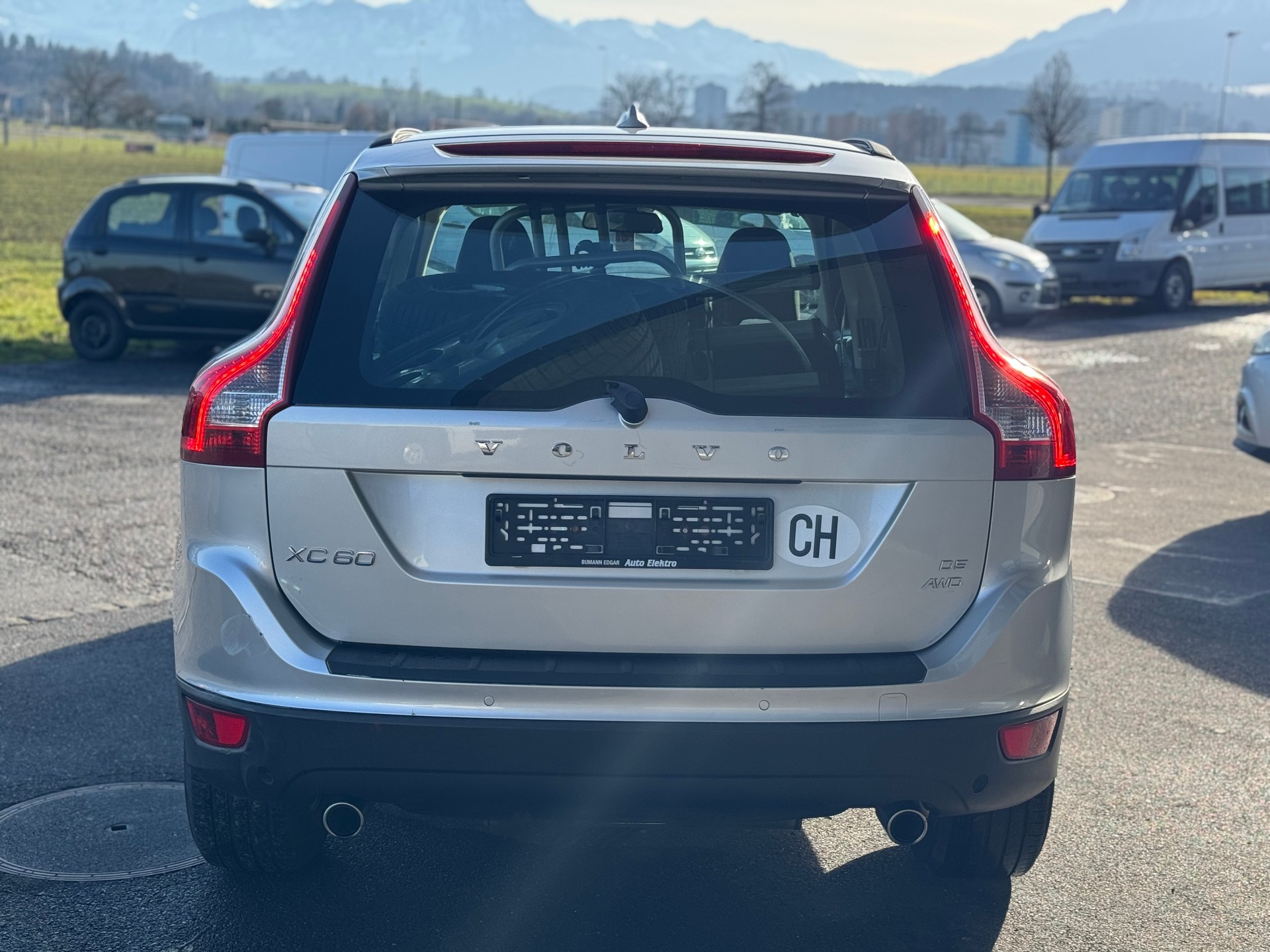 VOLVO XC60 D5 AWD Geartronic-image-2