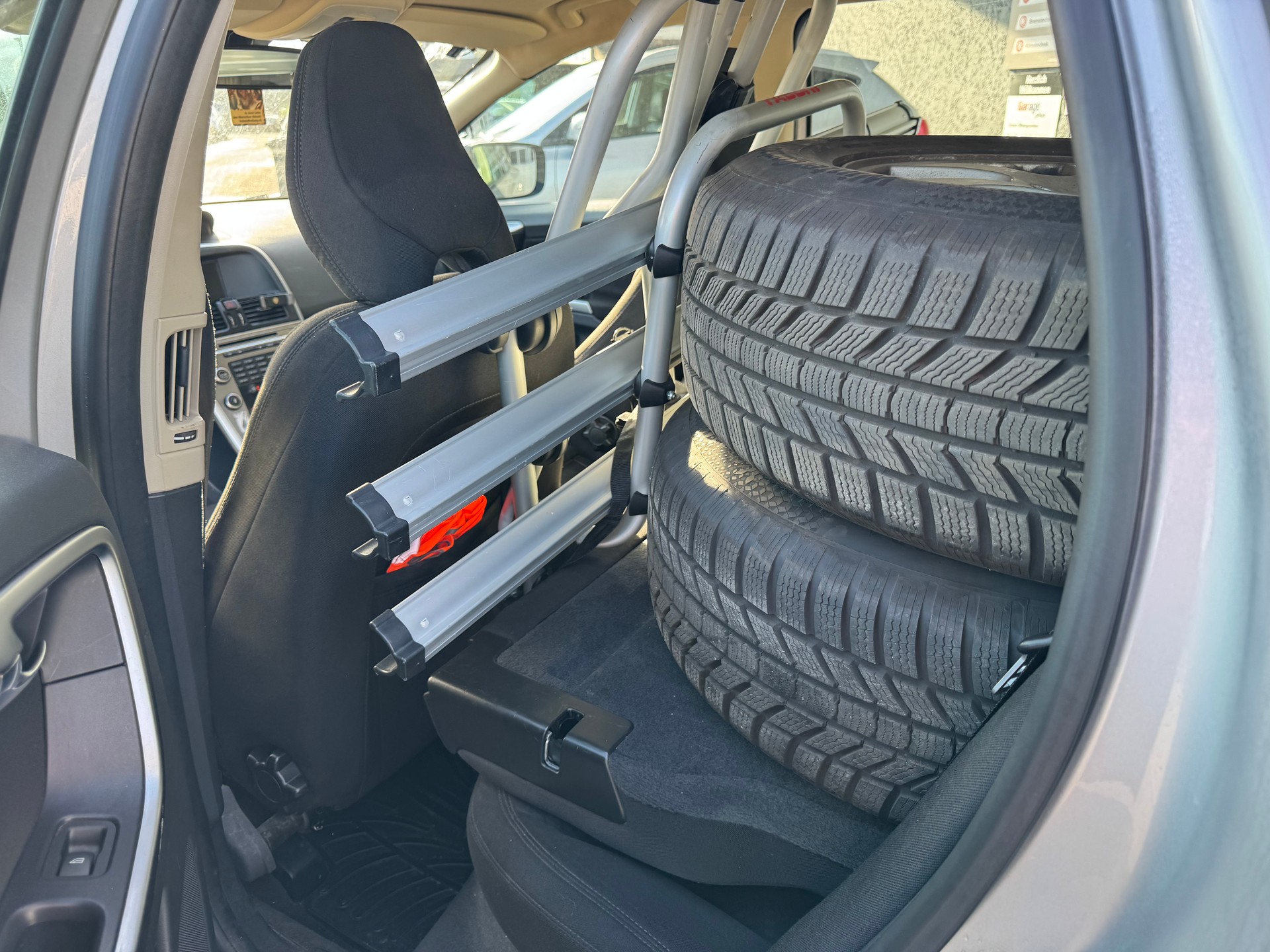 VOLVO XC60 D5 AWD Geartronic-image-9