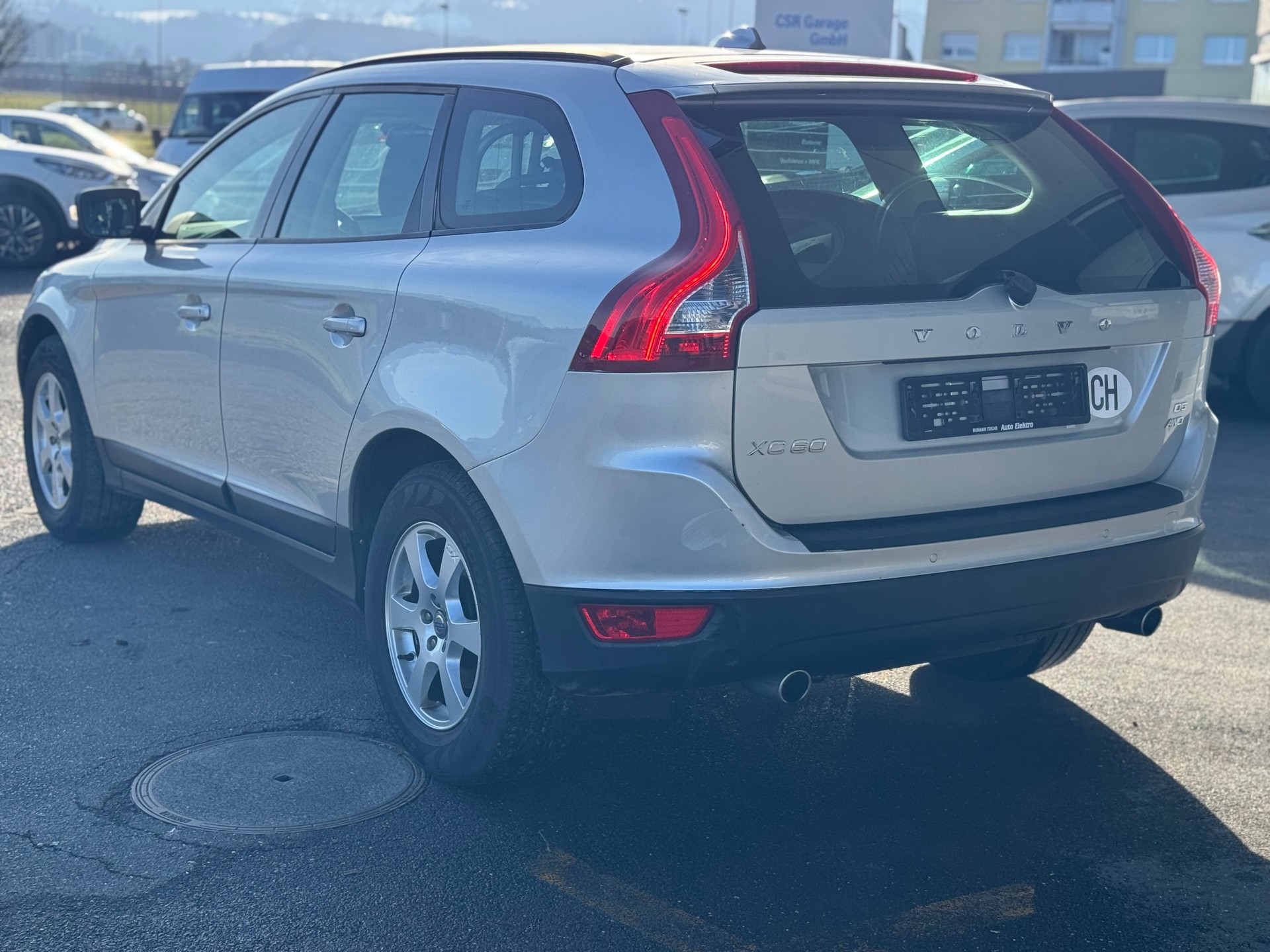 VOLVO XC60 D5 AWD Geartronic-image-3