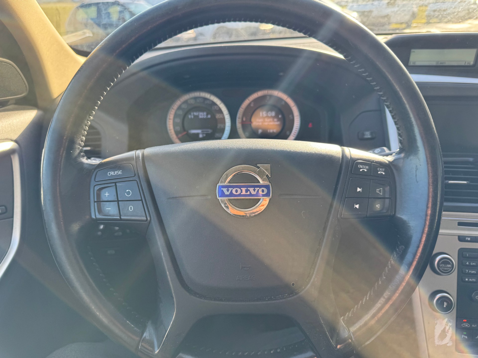 VOLVO XC60 D5 AWD Geartronic-image-11