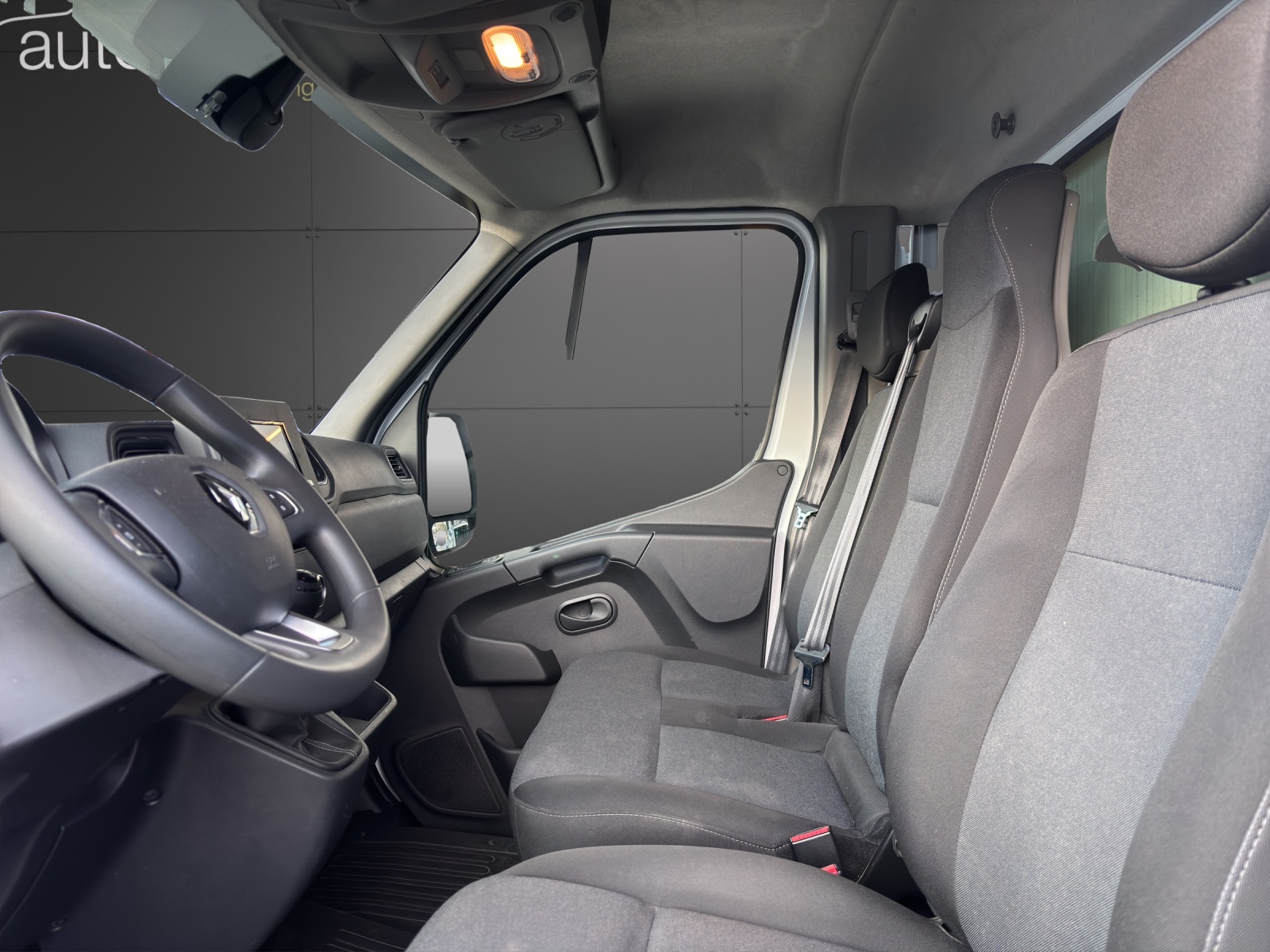 RENAULT Master T35 Blue dCi145 L2H1-showroom-element-2