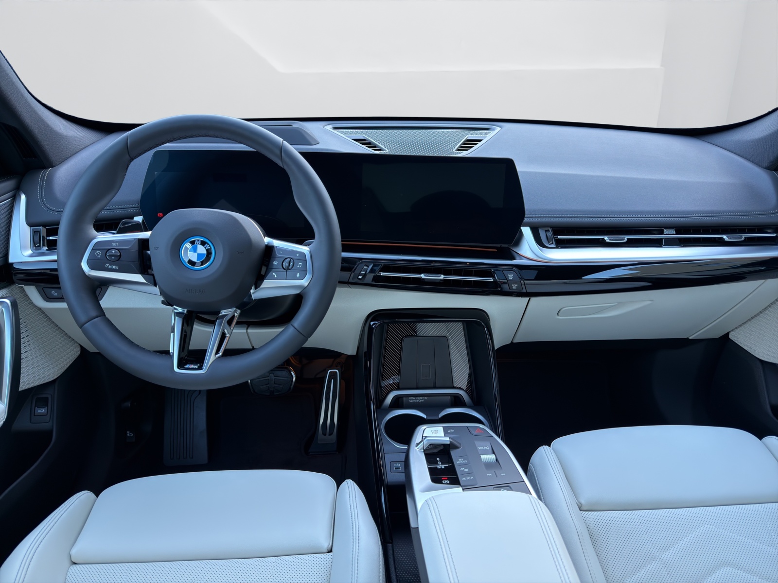BMW iX1 30 xDrive-image-15