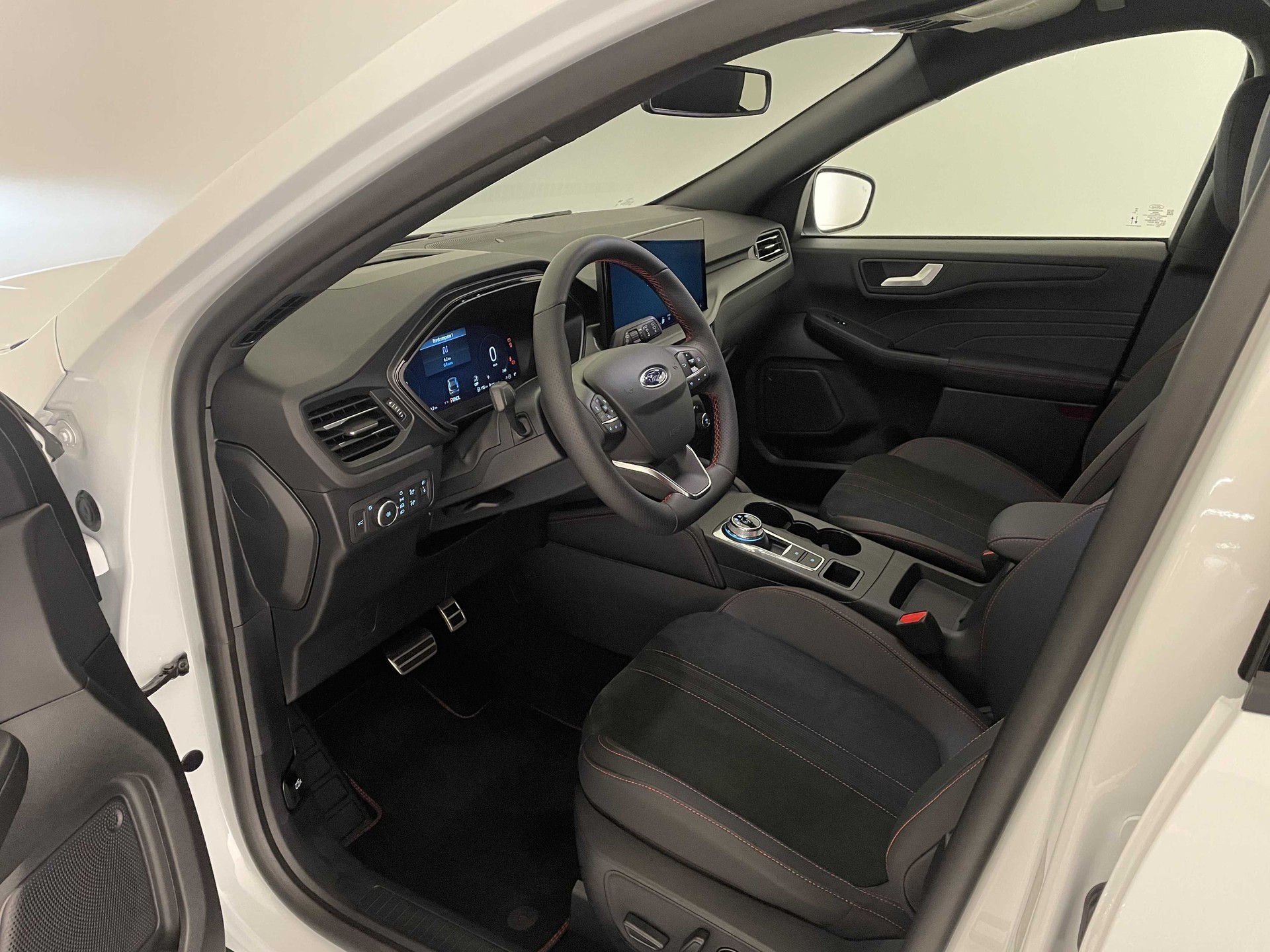 FORD Kuga 2.5 Hybrid ST-Line X 4x4-image-20