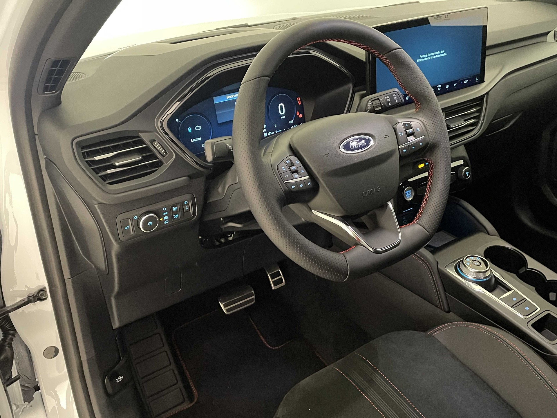 FORD Kuga 2.5 Hybrid ST-Line X 4x4-image-21