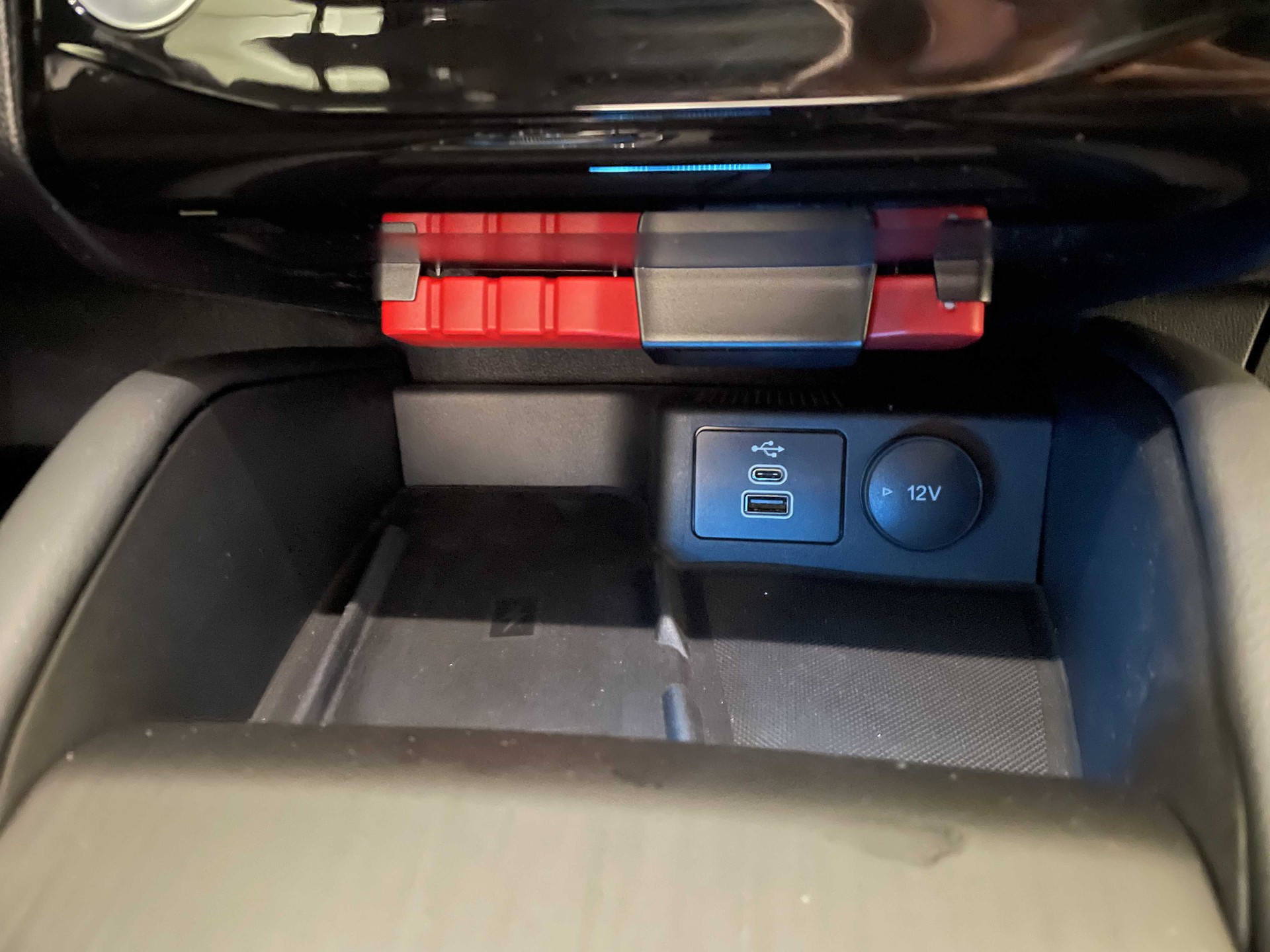 FORD Kuga 2.5 Hybrid ST-Line X 4x4-image-31
