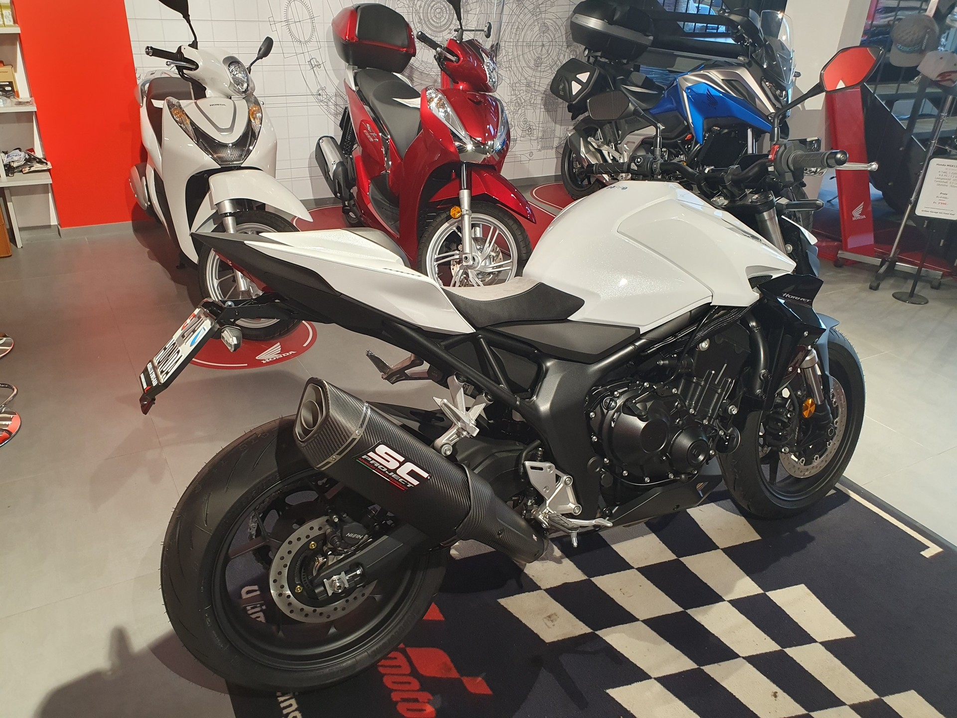 HONDA CB 1000 Hornet-showroom-element-2