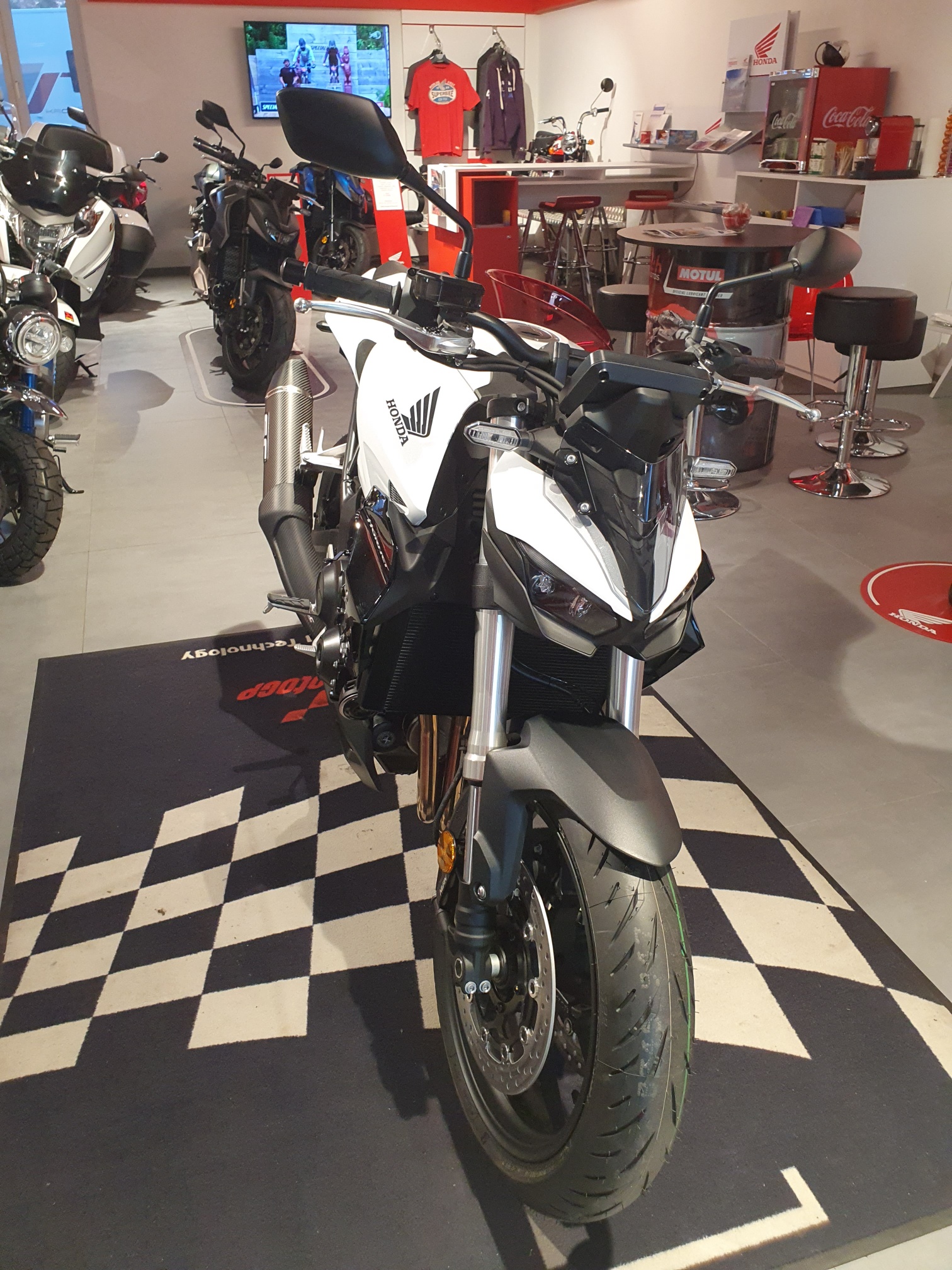 HONDA CB 1000 Hornet-showroom-element-1