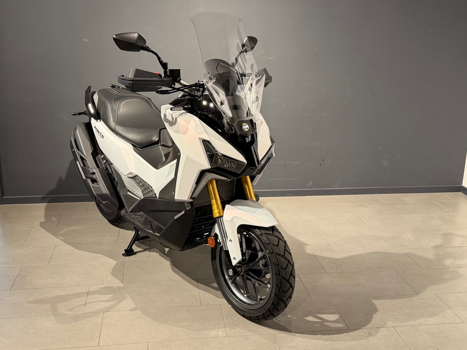 SYM ADX 400-showroom-element-1