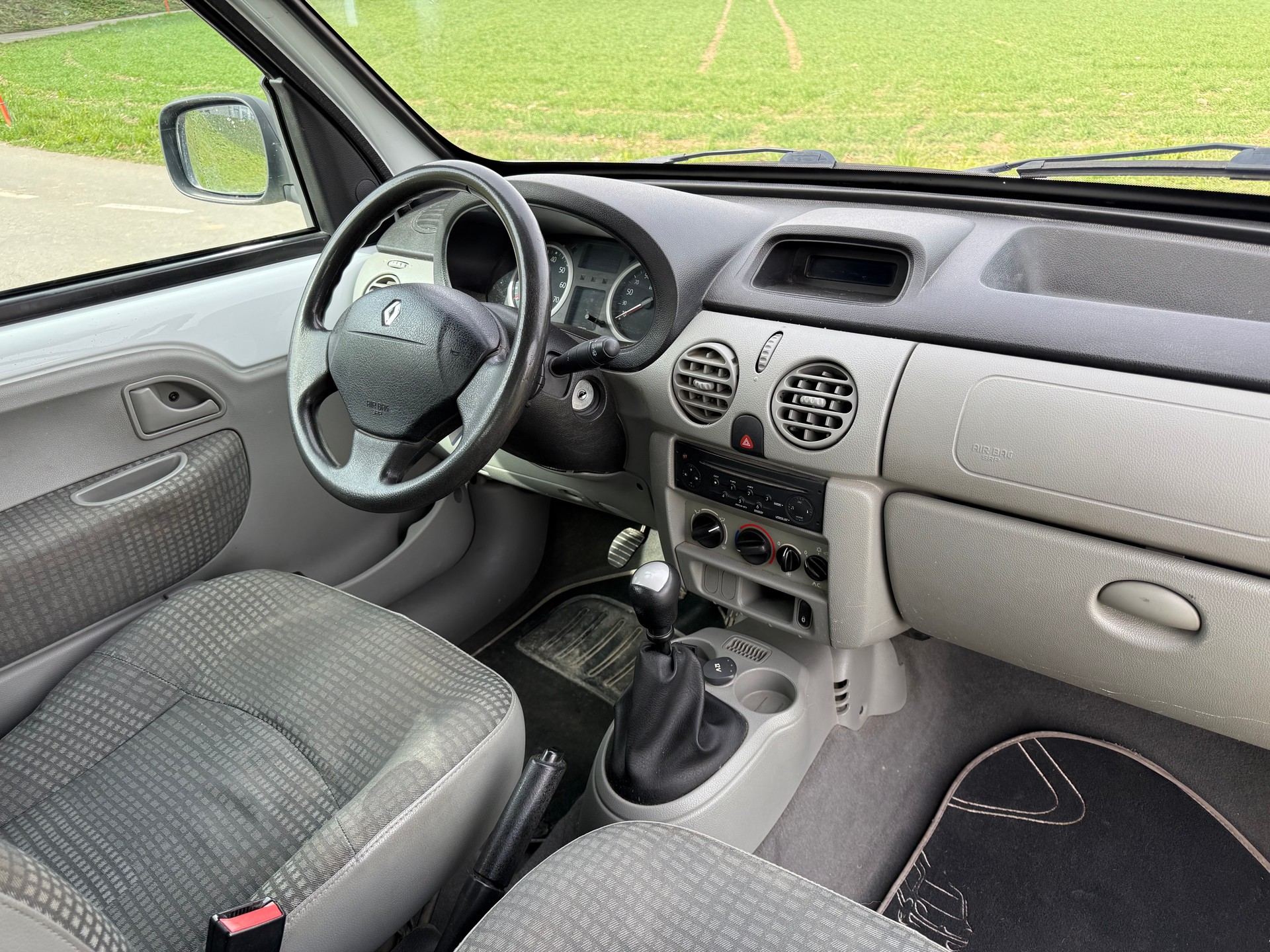 RENAULT Kangoo 1.6 16V Expression-image-4