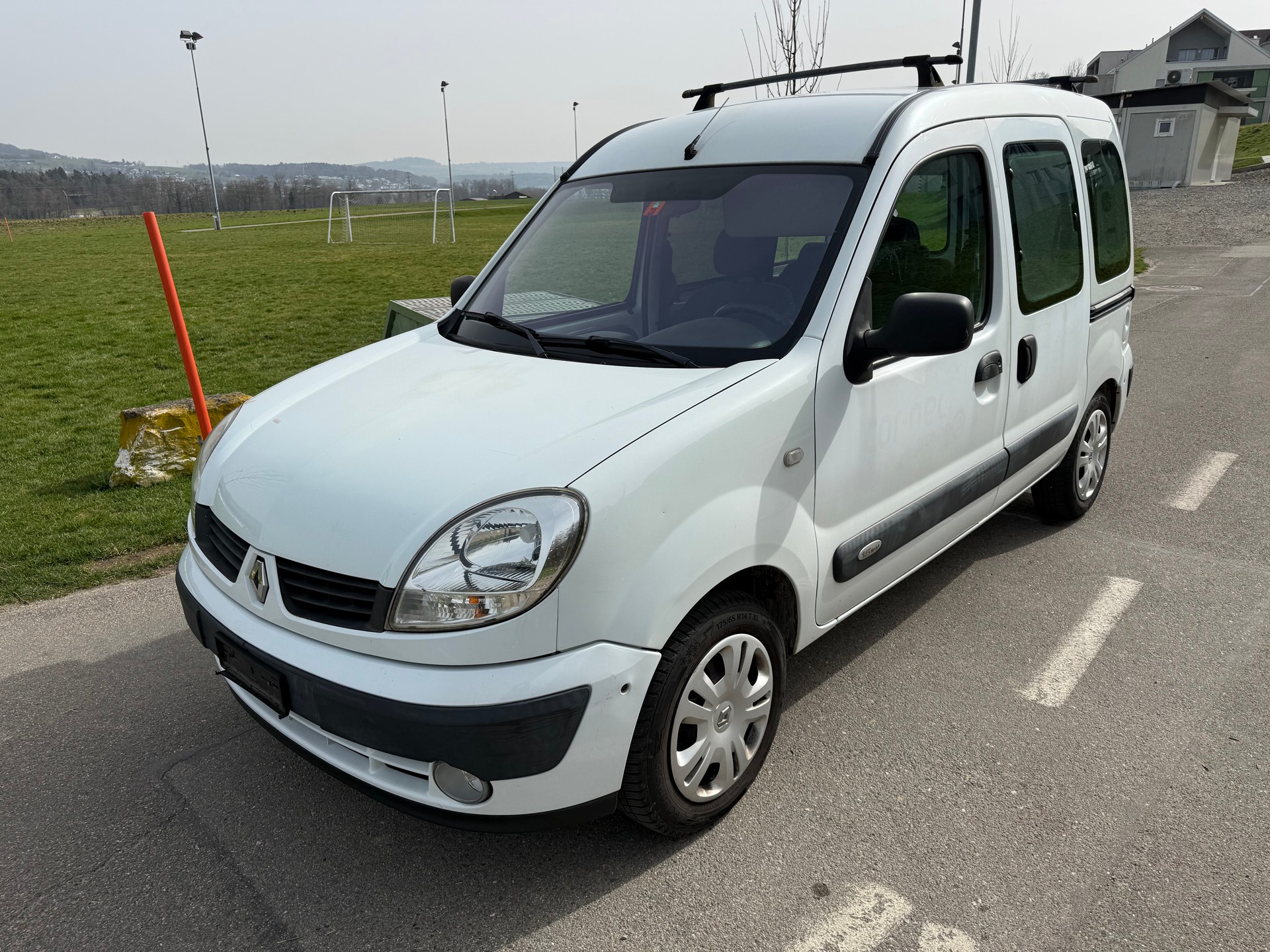 RENAULT Kangoo 1.6 16V Expression-image-0