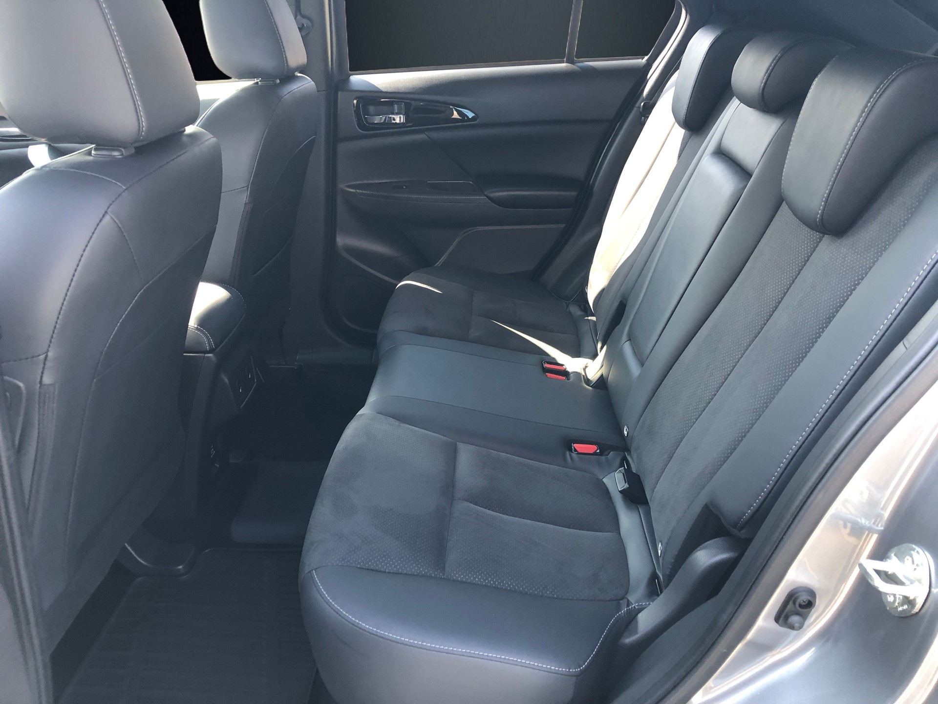 MITSUBISHI Eclipse Cross 2.4 PHEV Style 4WD-image-5