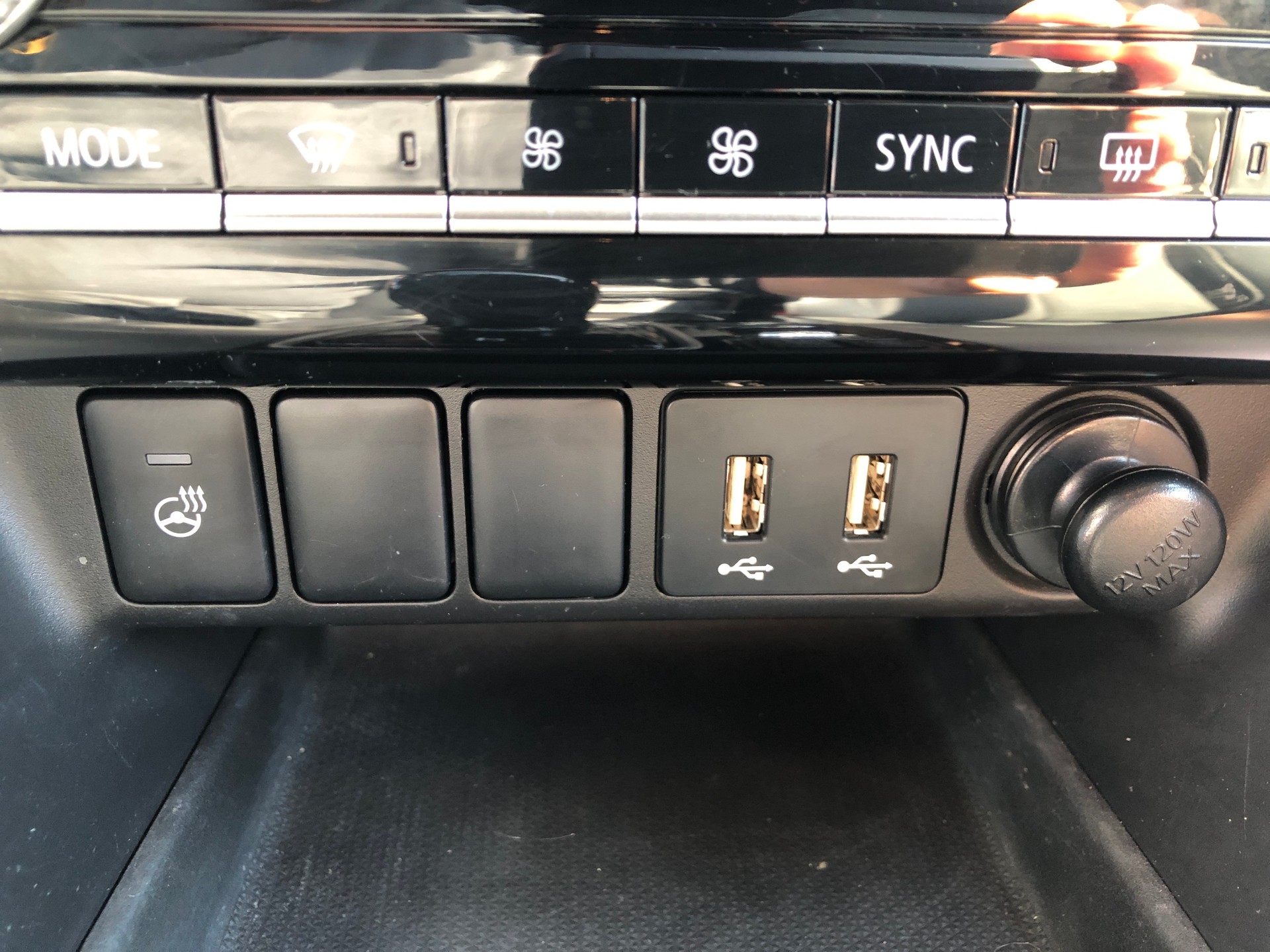 MITSUBISHI Eclipse Cross 2.4 PHEV Style 4WD-image-15