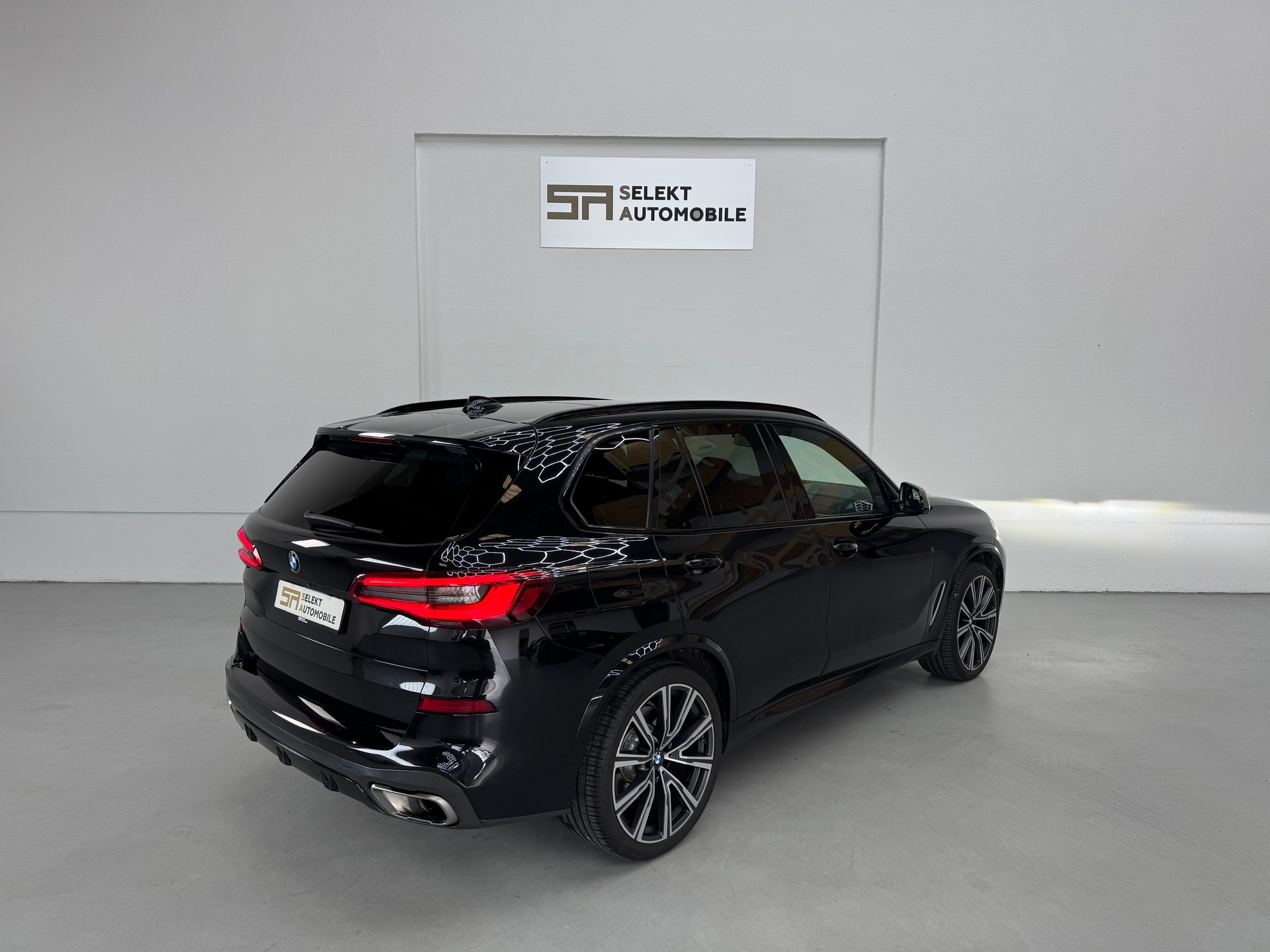 BMW X5 xDrive M50d Steptronic-image-5