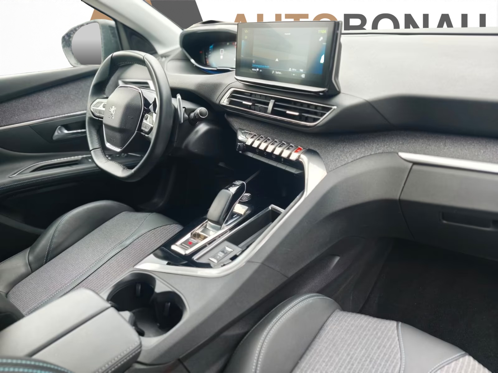 PEUGEOT 3008 1.6 Plug-in Hybrid Allure-image-21