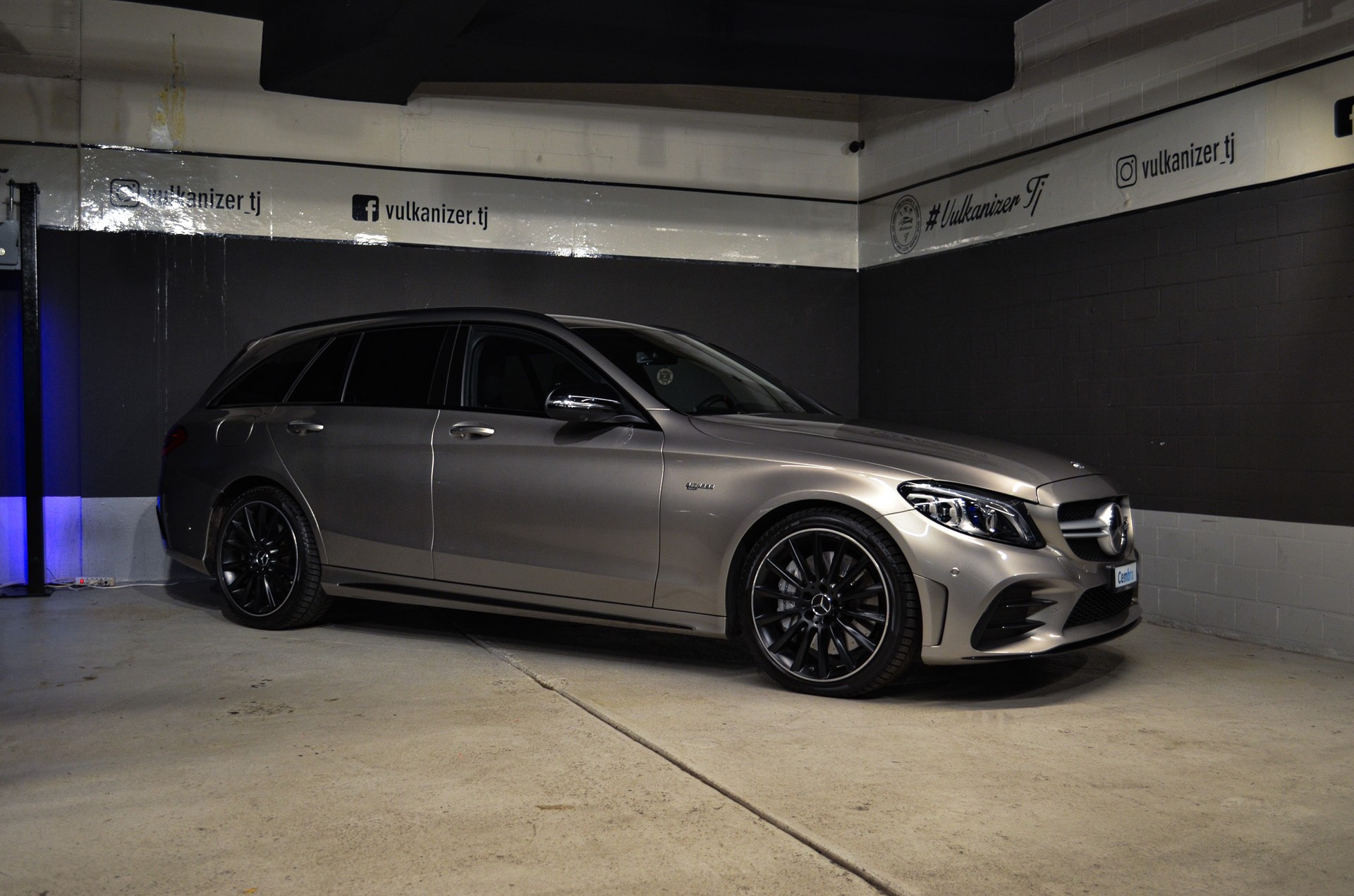 MERCEDES-BENZ C 43 AMG 4Matic 9G-Tronic-showroom-element-1