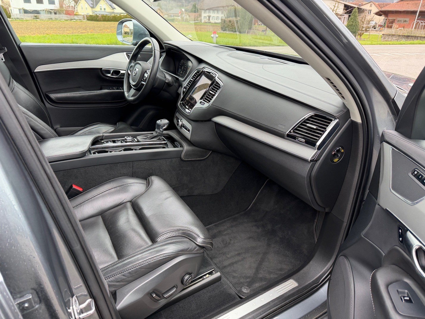 VOLVO XC90 D5 AWD Inscription Geartronic-image-10