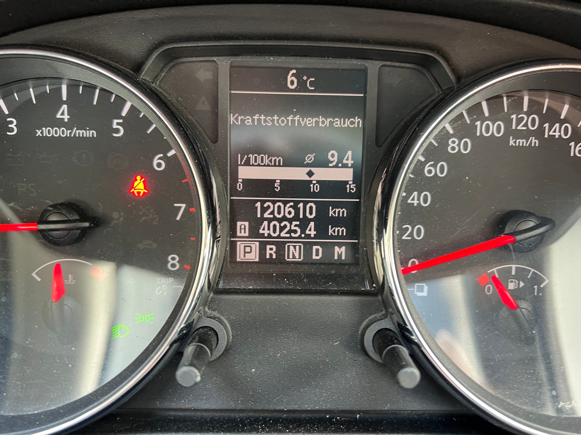 NISSAN Qashqai 2.0 4WD acenta XTronic CVT-image-6