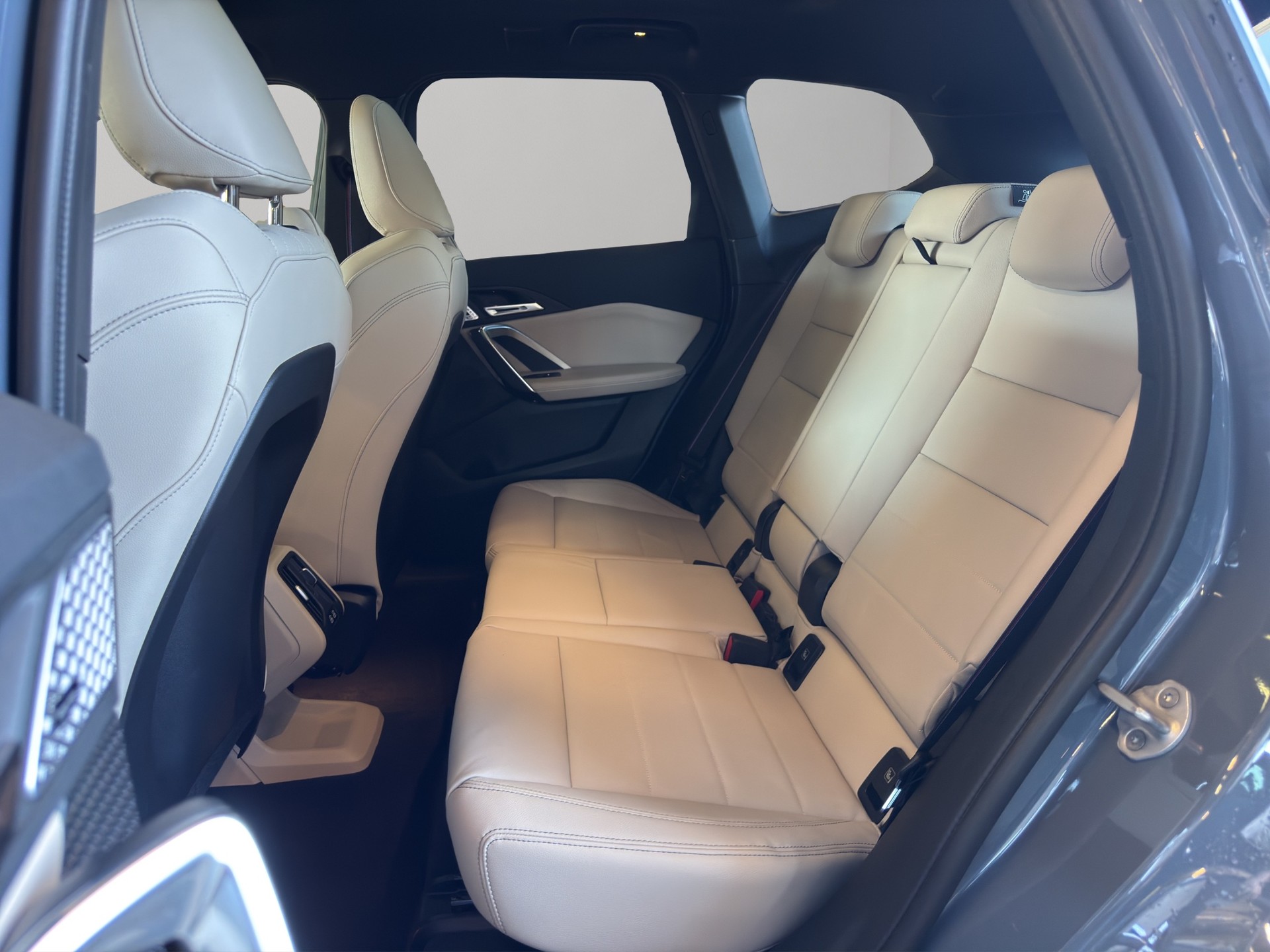 BMW X1 xDrive 23d 48V M Sport Pro-image-17