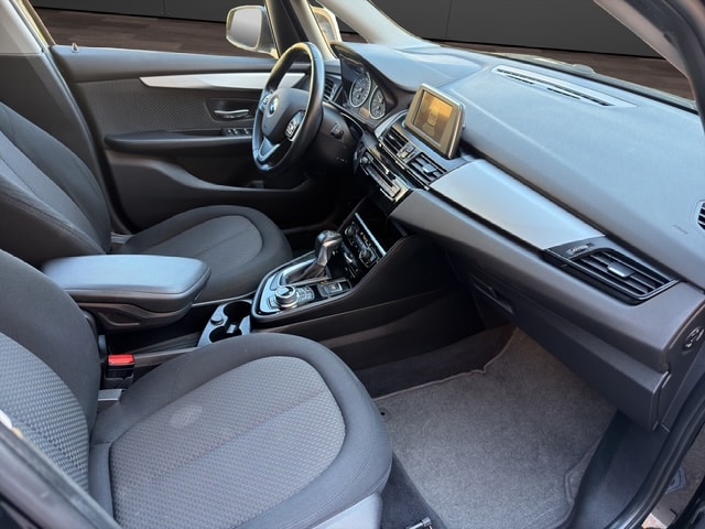 BMW 218d xDrive Active Tourer Steptronic-image-9