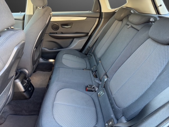 BMW 218d xDrive Active Tourer Steptronic-image-10