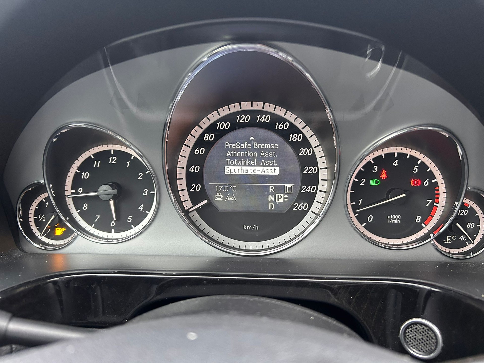 MERCEDES-BENZ E 350 Avantgarde 4Matic 7G-Tronic-image-22