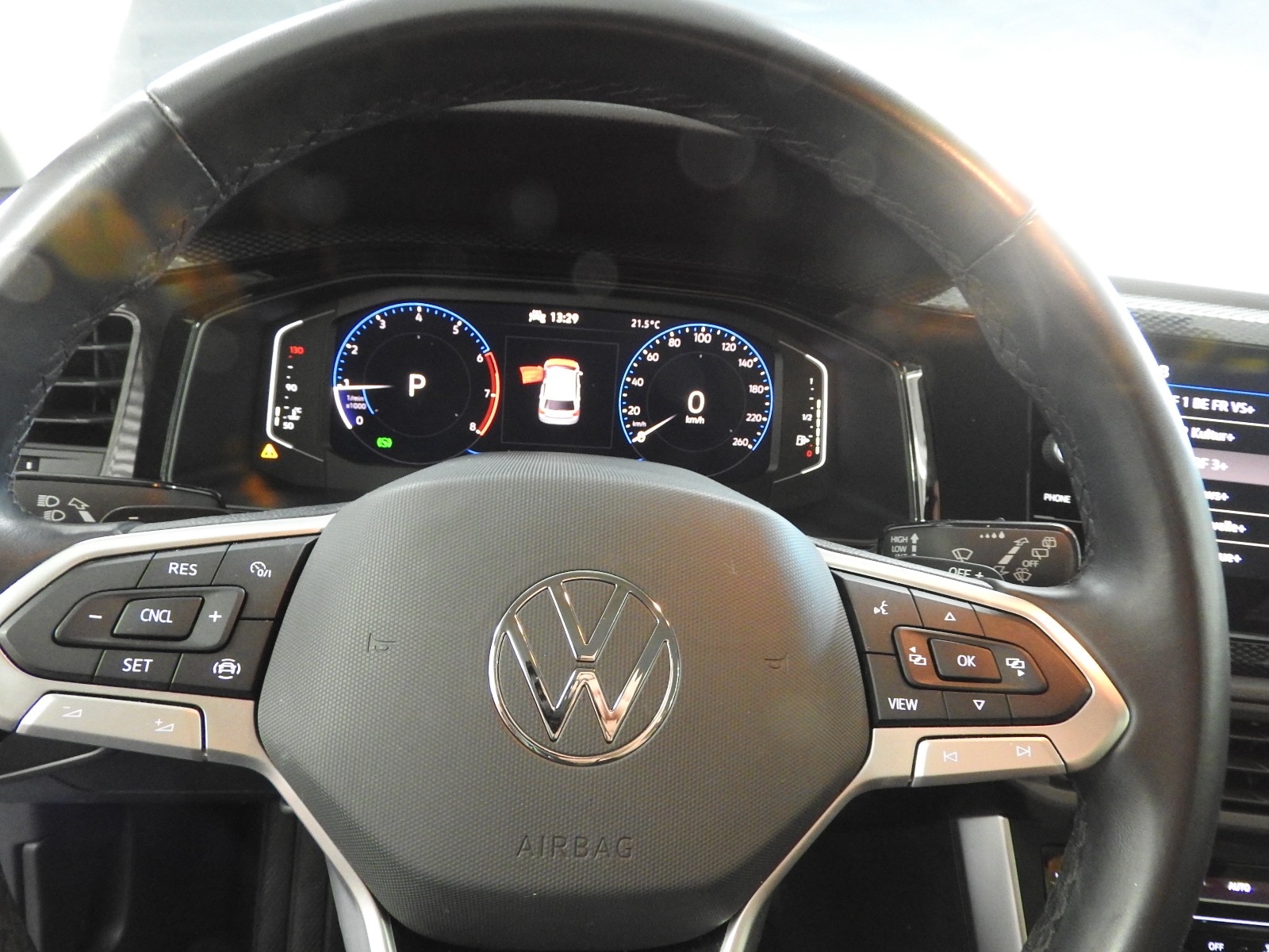 VW Polo 1.0 TSI Style DSG-image-10